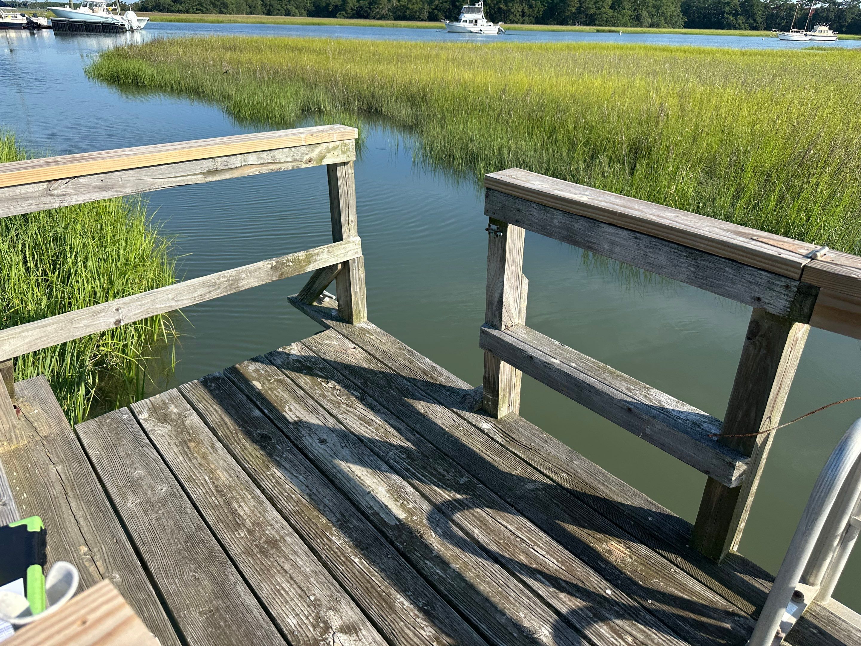 Wood Dock using Wood Sealant by DuraSeal
