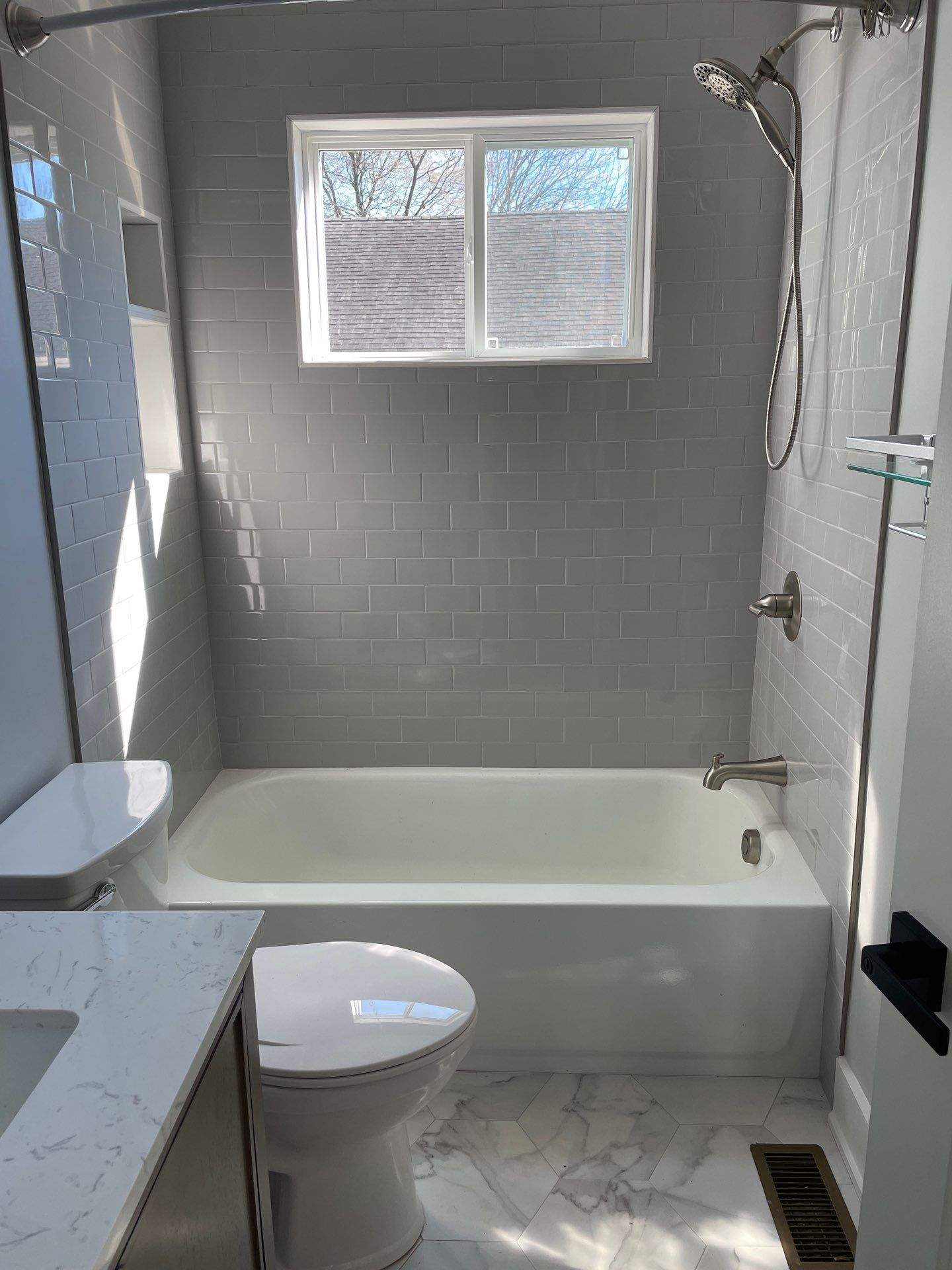 Classic bathroom by Footprints Bath and Tile of East Atlanta