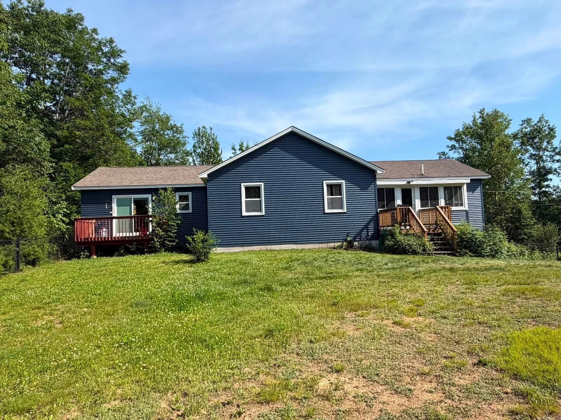 Barnstead, NH – Premium Vinyl Siding Transformation by Tall pine roofing