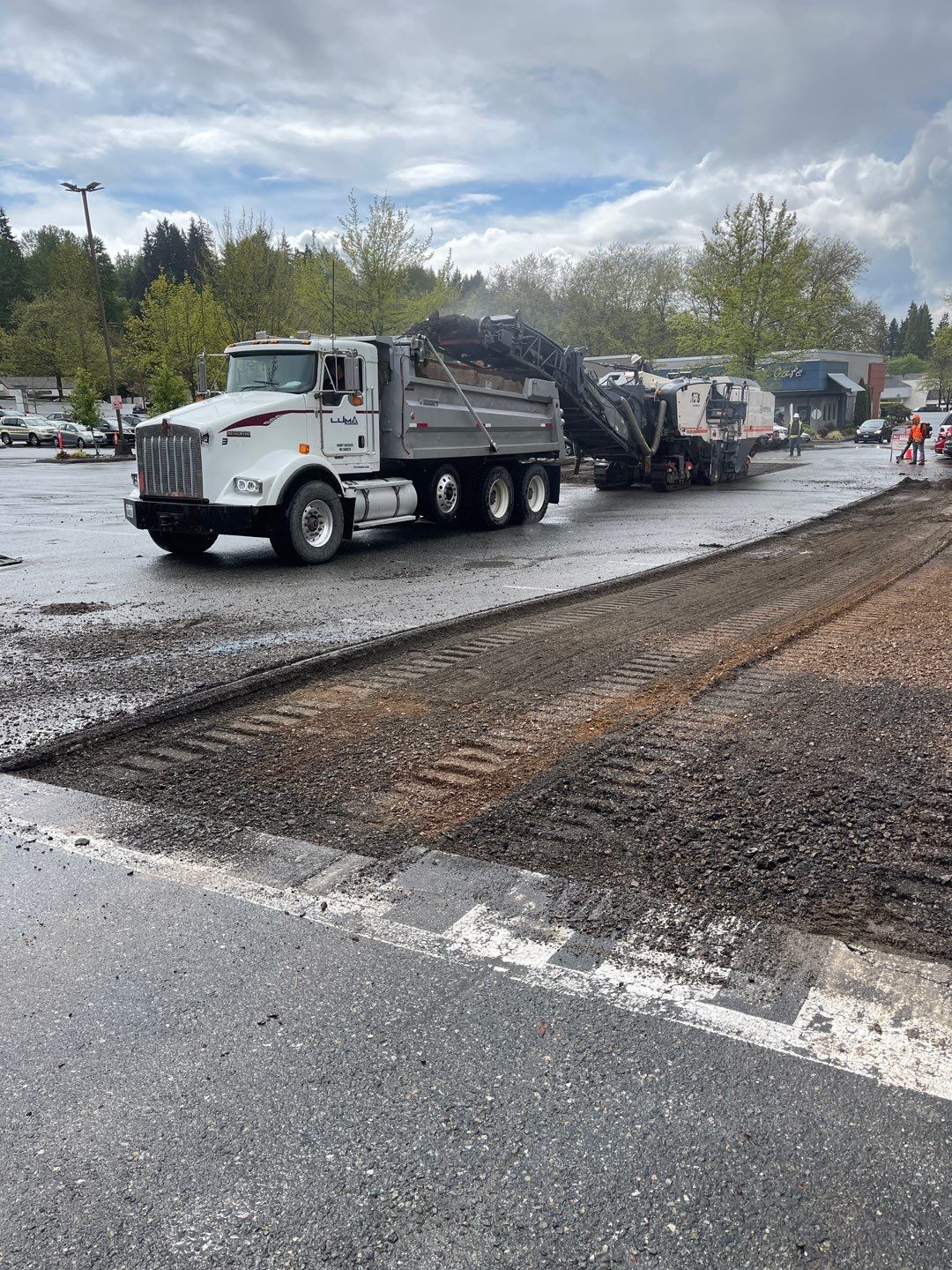 Colliers - Woodinville New Asphalt Parking Lot by Jireh Asphalt & Concrete Inc 
