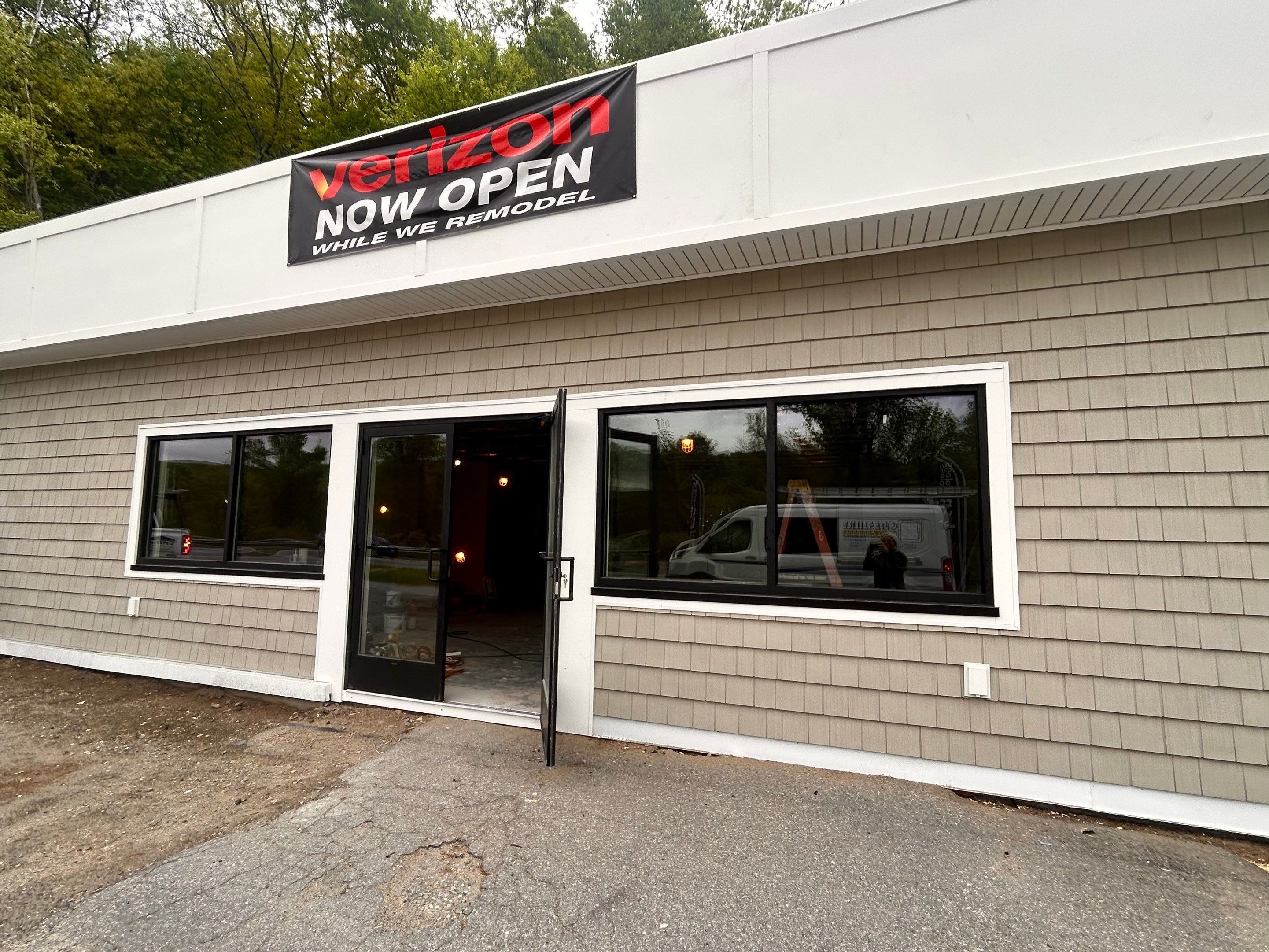 Commercial Door & Storefront using Kawneer 190 Narrow Stile Doors by Cheshire Glass Company