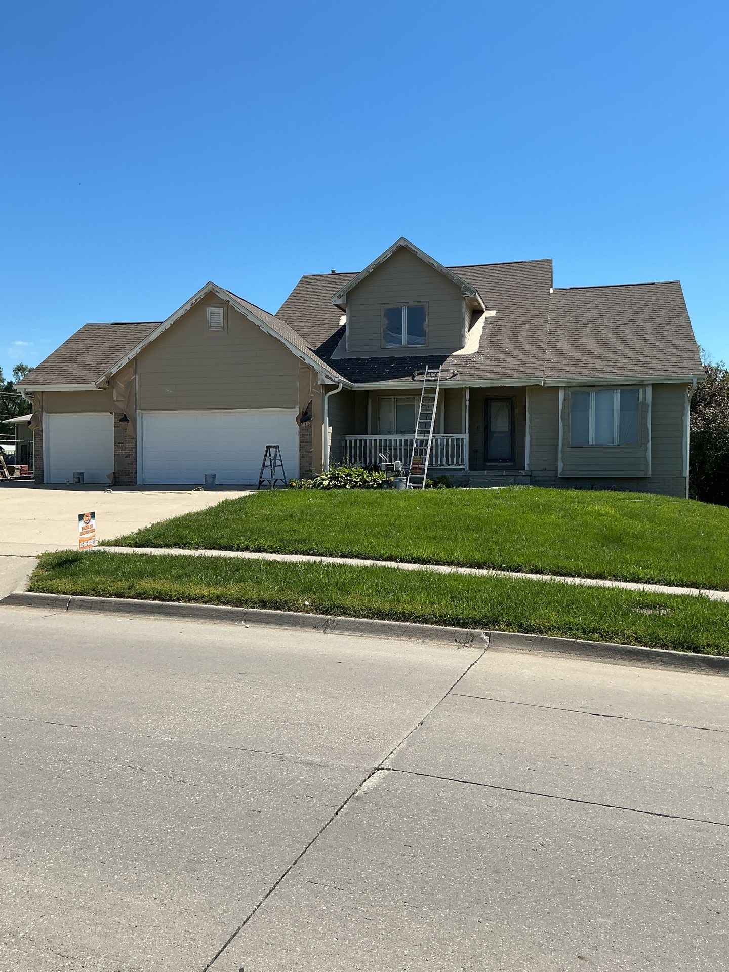 Residential Exterior Repaint  by Midwest Paint LLC