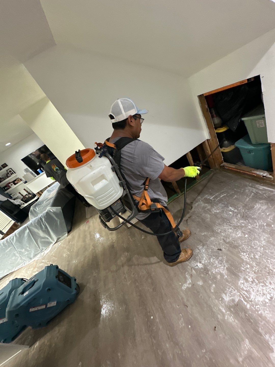 Full-Service Water Damage Mitigation and Structural Drying in Lone Jack by Fine Restoration