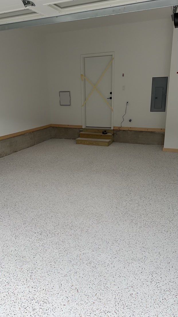 Beautiful flake floor  by Cutting edge painting 