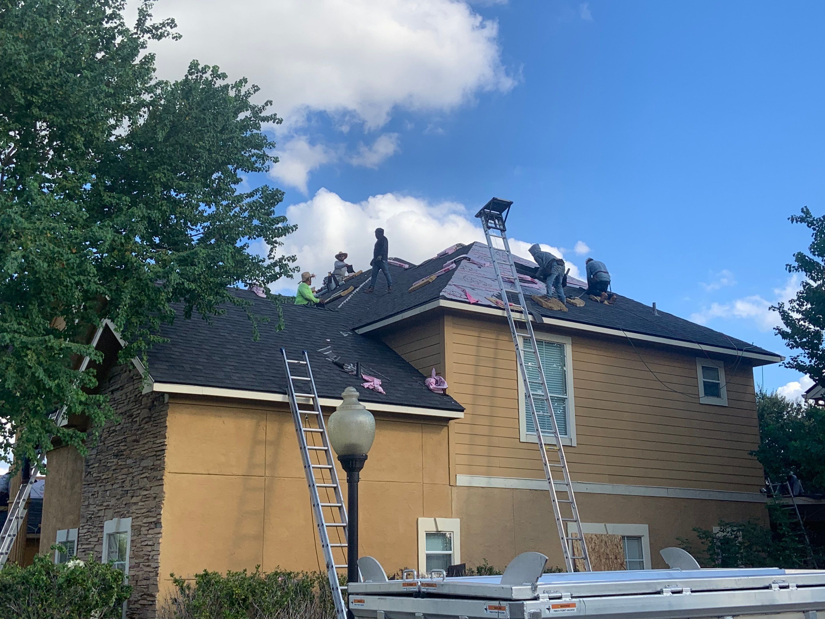 Residential Roofing Installation using Owen's Corning Duration (Lifetime) Shingles by Roof Repair Company