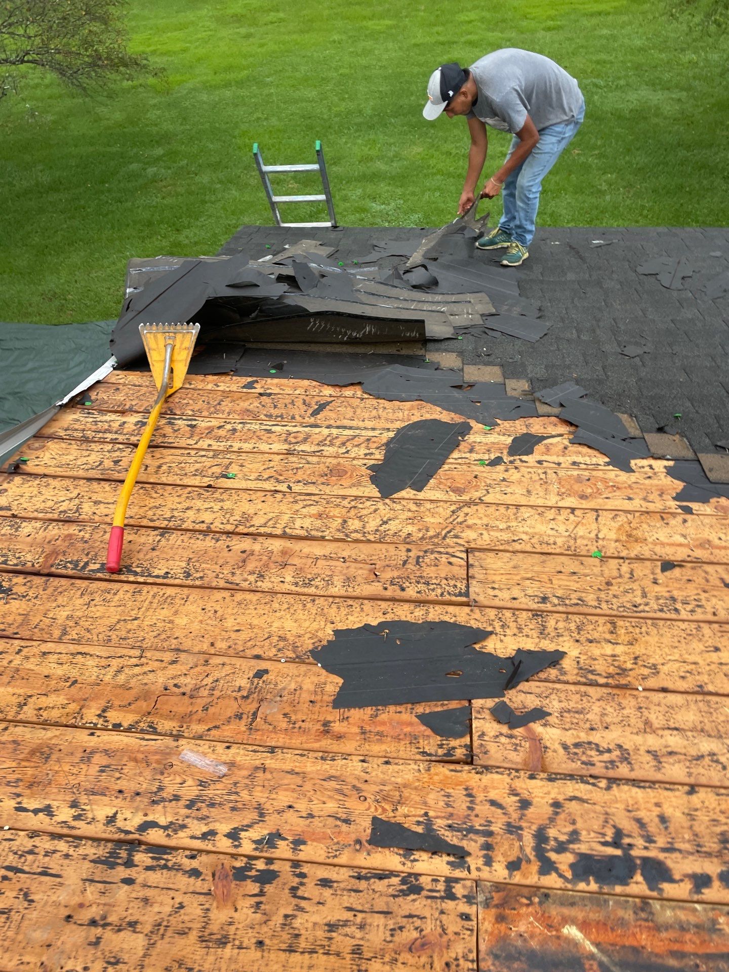 Residential Roofing Installation using GAF Timberline HDZ Charcoal by Rainstoppers Roofing