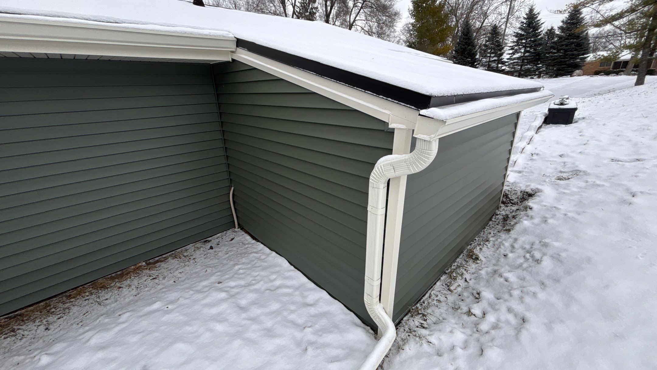 Siding Replacement using Alside Charter Oak D4.5" by 180 Contractors