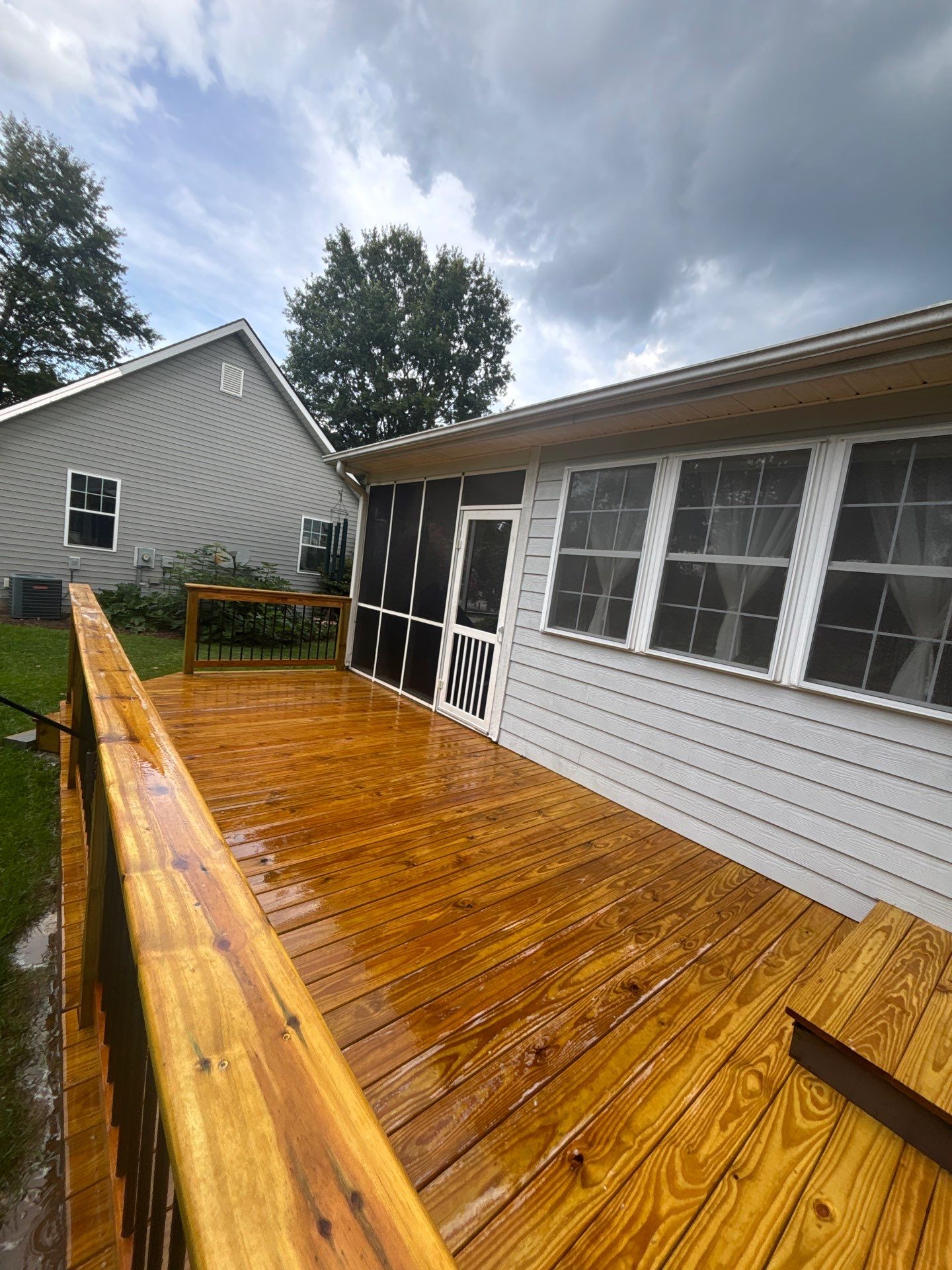 Wood Deck using Wood Sealant by DuraSeal