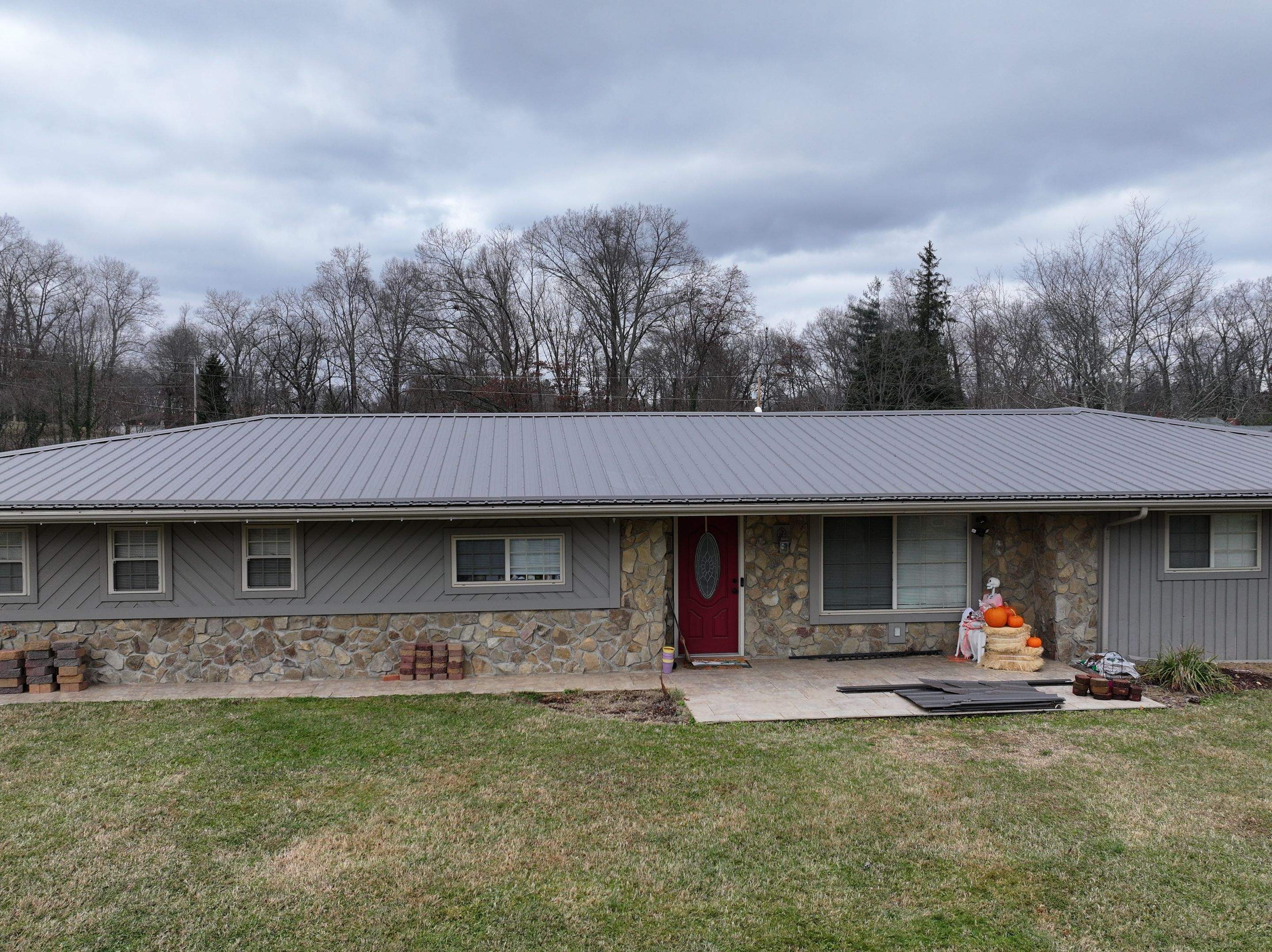 Donnely Residence by Omnia Roofing