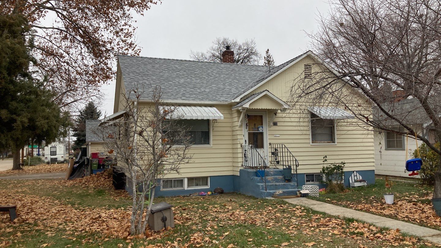 Investor Rental Home gets a new Owens Corning Oakridge roof in Sierra Grey by ID Roofing LLC