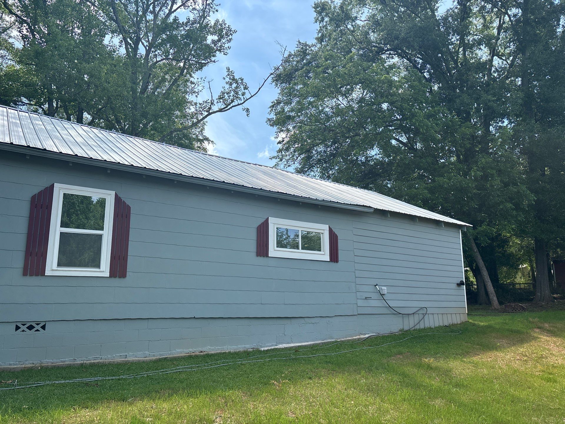 Residential Metal Roof Replacement and Installation in Anderson by Roofers LLC