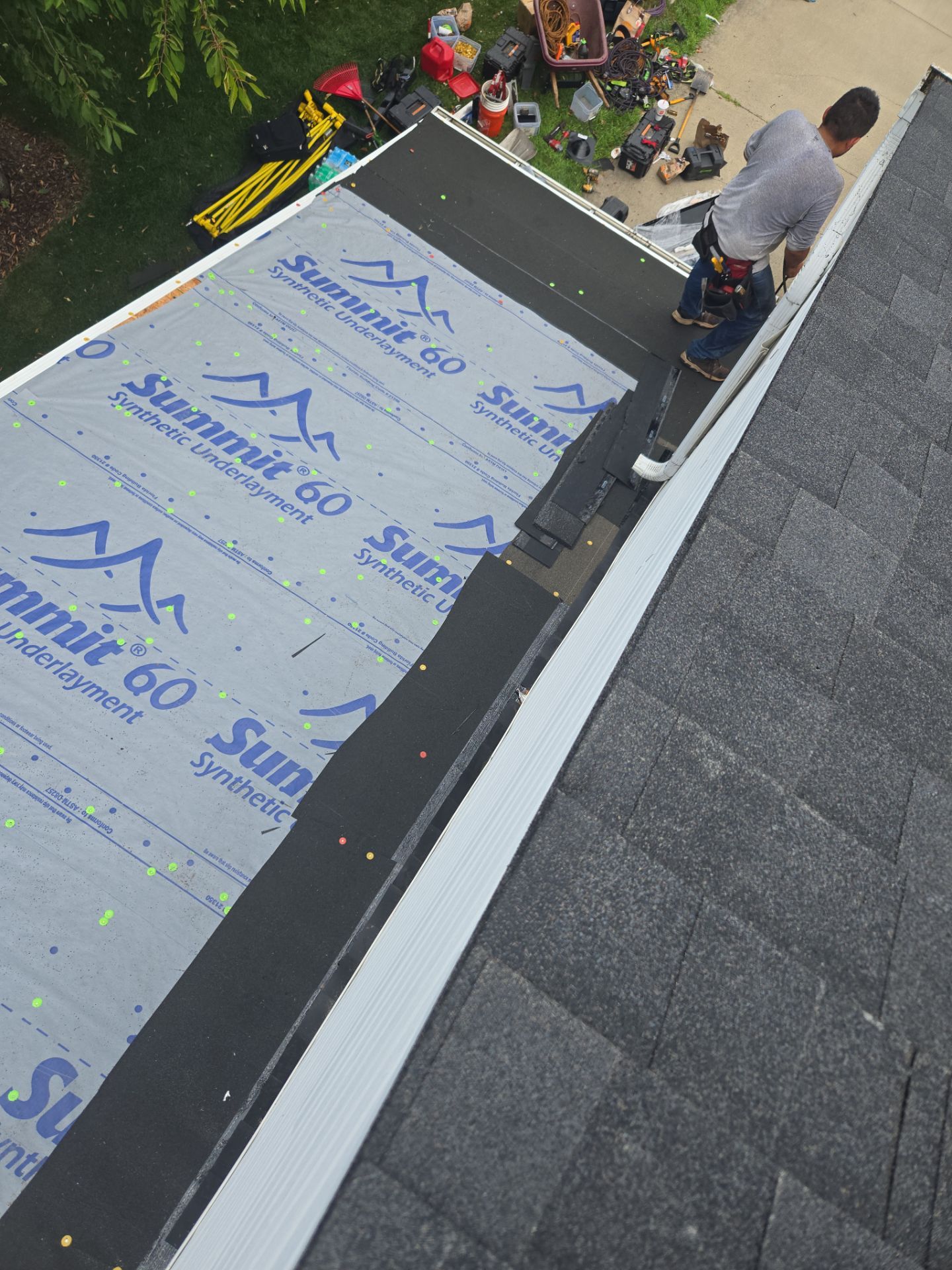 Atlas Pinnacle, Color, Black Shadow, Drip Edge, Color, White by Eagle Eye Roofing