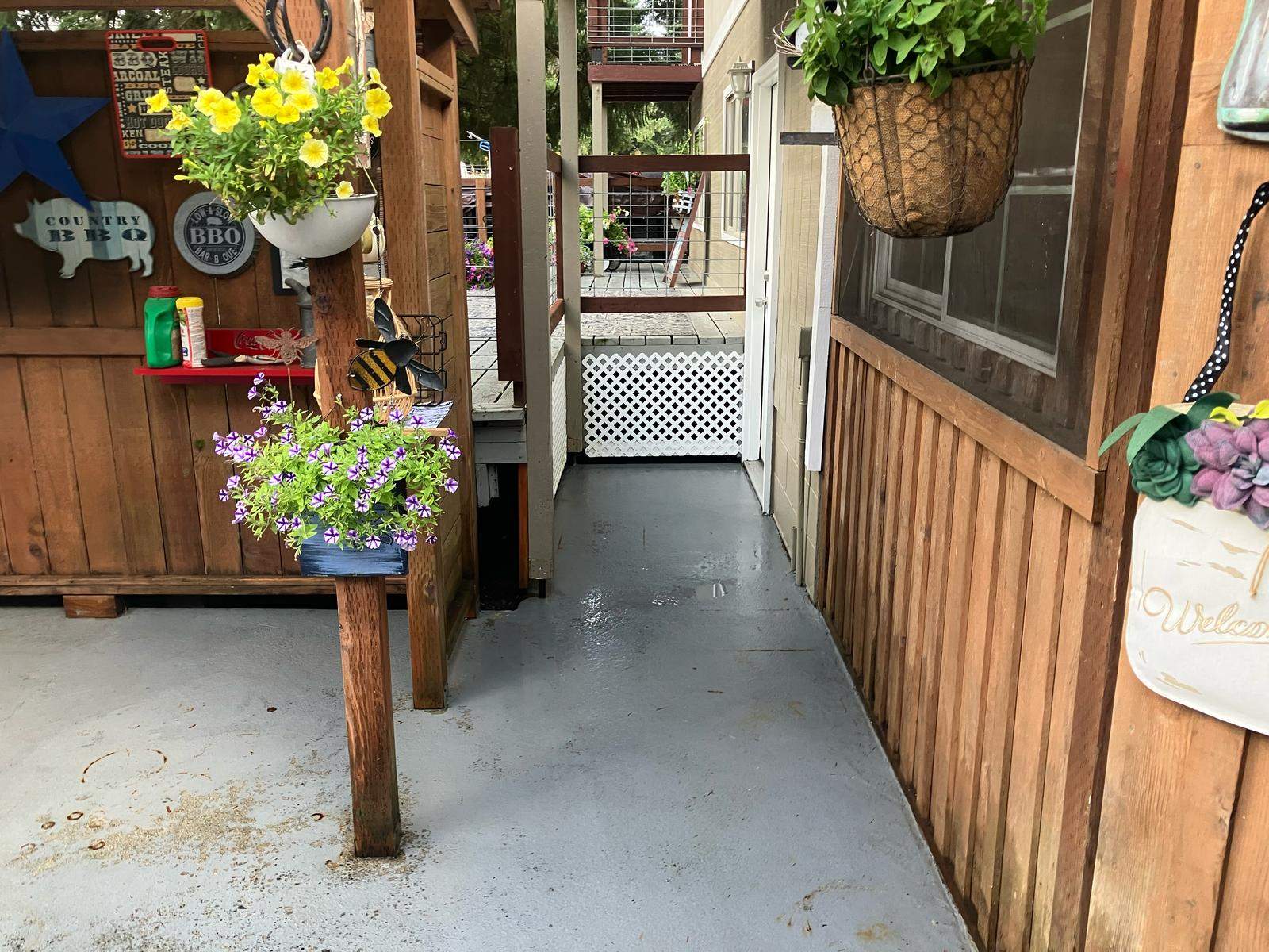 Vuba Back Patio by Concrete Coating Experts Inc.