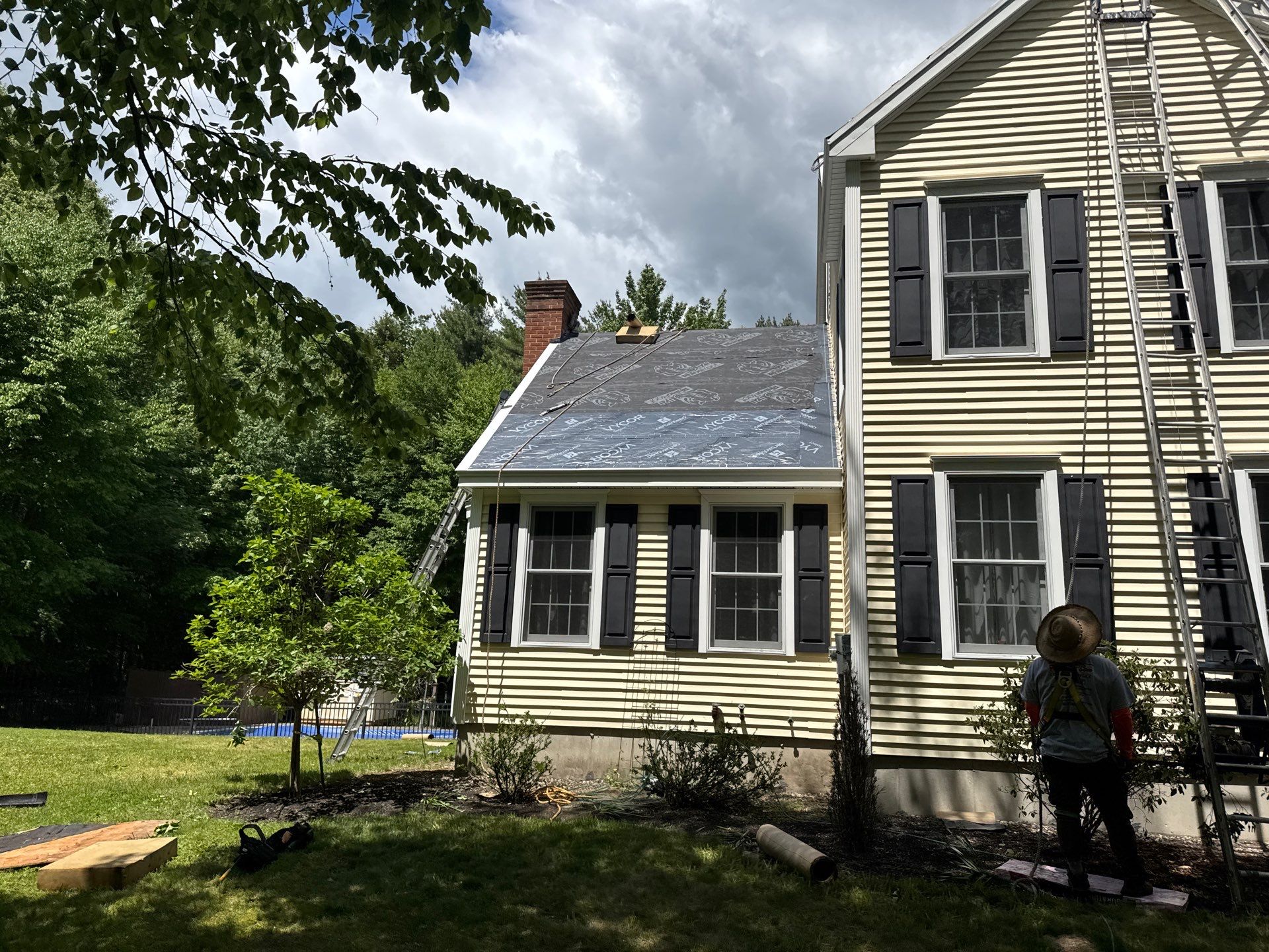 Complete Asphalt Shingle Roof Replacement for Brentwood NH Residence by Compass exteriors