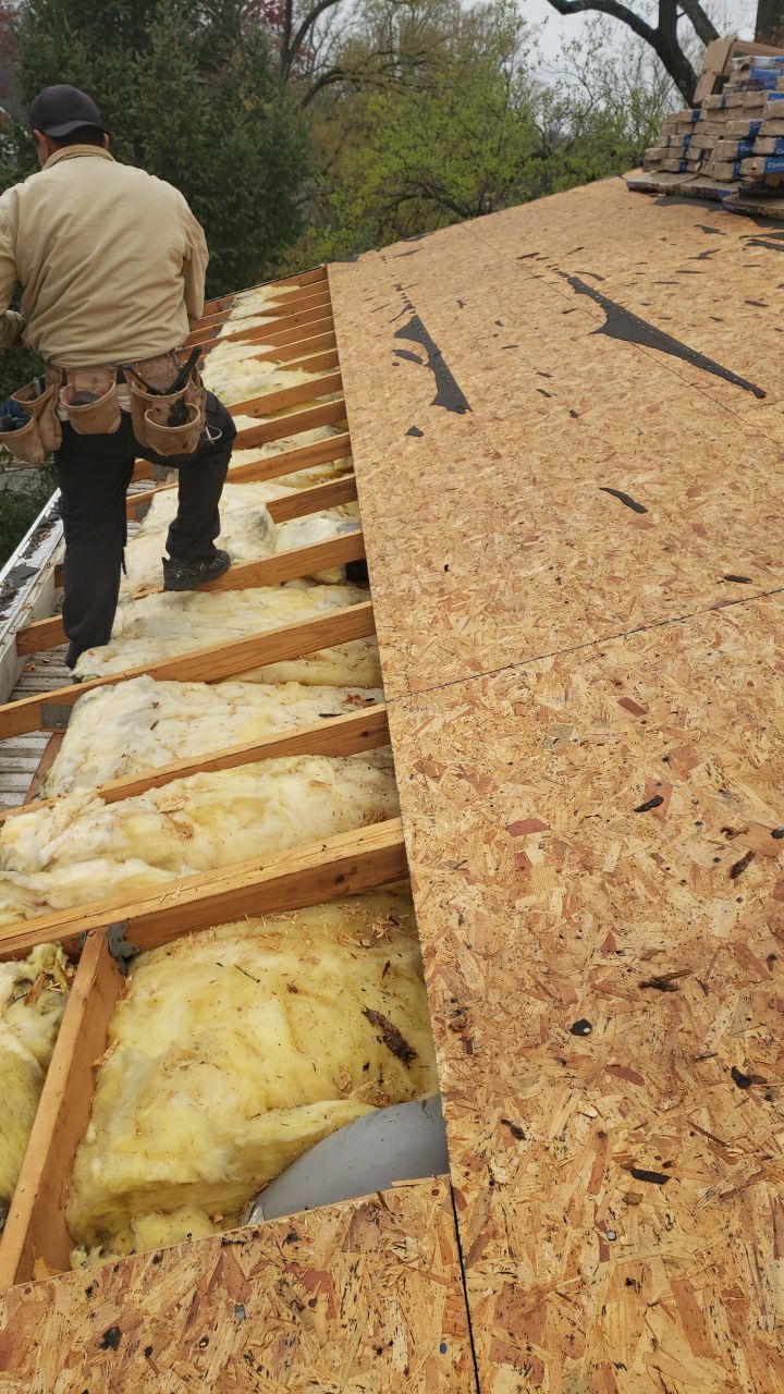 Arlington: CertainTeed Landmark Pro Designer Shingles in Max Def Georgetown Gray by RM Banning, Inc.