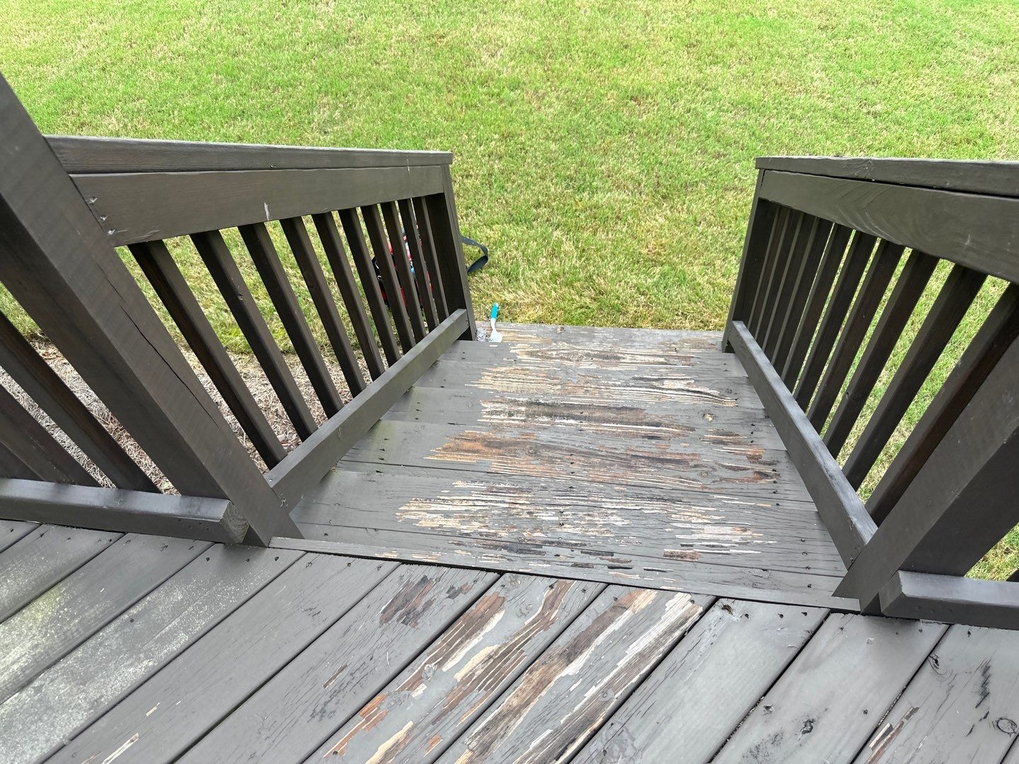 Weathered Deck using AcryFin by DuraSeal
