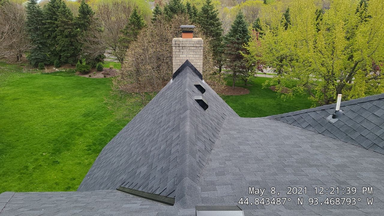 Eden Prairie, MN – Roof Replacement on Steep and High Roof by First Impressions Exteriors