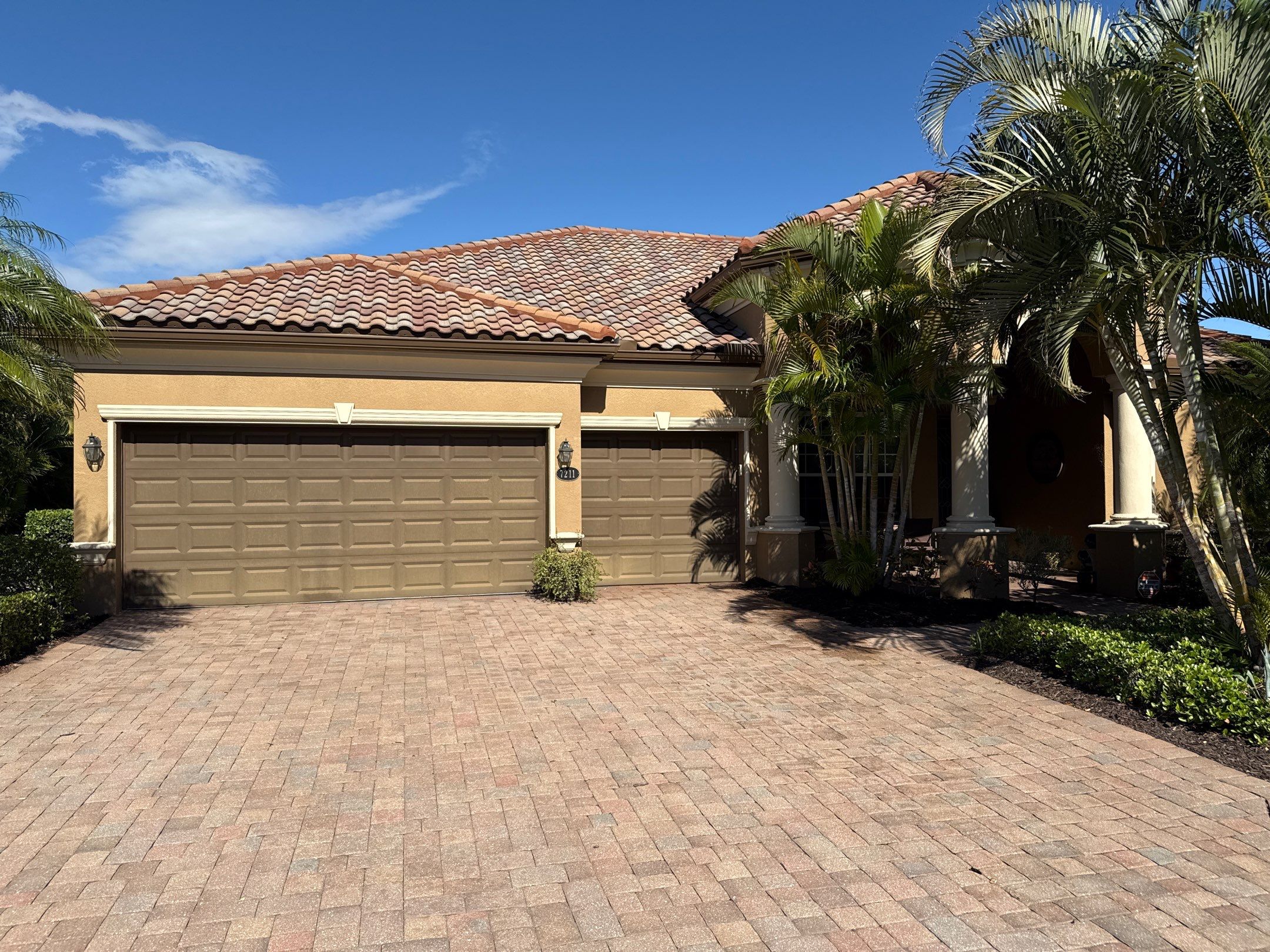 This project focused on a full gutter clean-out to restore proper water flow and prevent overflow issues.  Our scope of work included: 	•	Removing heavy leaf and pollen buildup from the gutter system 	•	Clearing out clogged sections along the rear gutters near the pool cage, where debris tends to accumulate more heavily 	•	Inspecting and cleaning the front gutter guards, which had several blocked areas restricting water flow 	•	Ensuring all downspouts and channels were flowing properly after service  Even with gutter guards installed, debris like pollen, shingle grit, and fine organic matter can still build up over time—especially in Florida’s environment. Regular maintenance helps prevent water damage, overflow, and staining on exterior surfaces.  Another thorough job completed by Sunshine AquaWash® – keeping homes protected from top to bottom. by Sunshine AquaWash