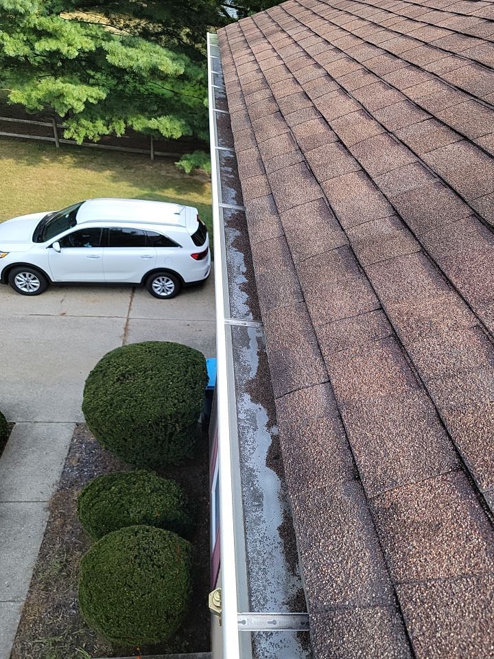 Brand: Atlas Pinnacle Color: Pristine Scotchguard Hickory Drip: Royal Brown by Eagle Eye Roofing