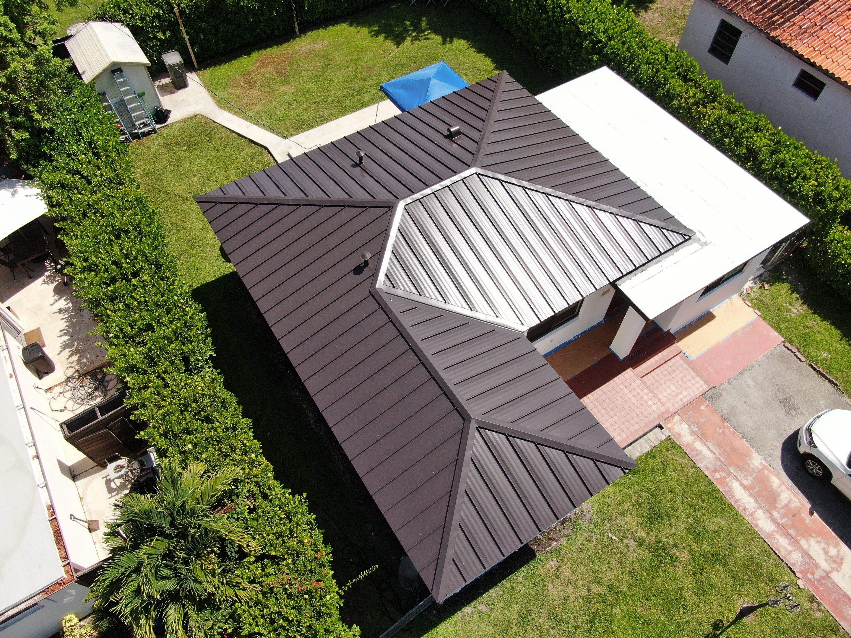 Metal Roof - Galvalume - Dark Bronze by Istueta Roofing