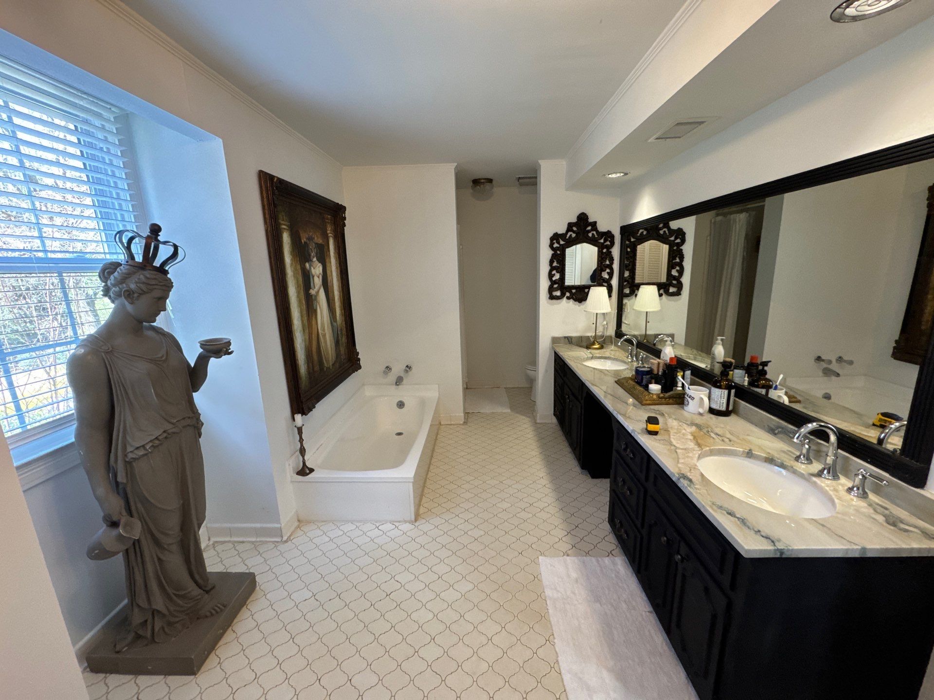 Master bathroom renovation by Prudencio