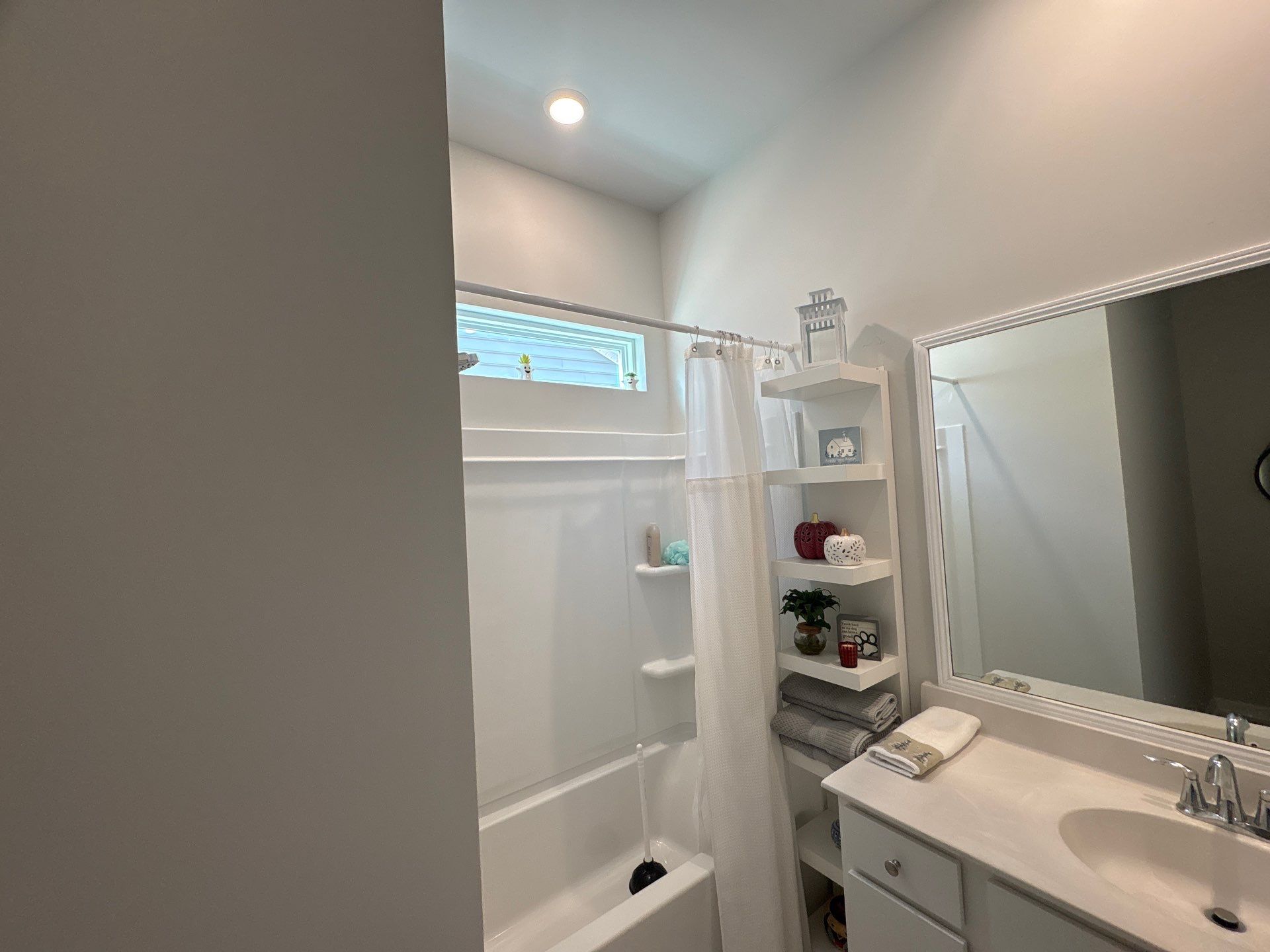 Another fresh interior transformation underway in Summerville 🎨 by Pathway Home Painting & Improvements