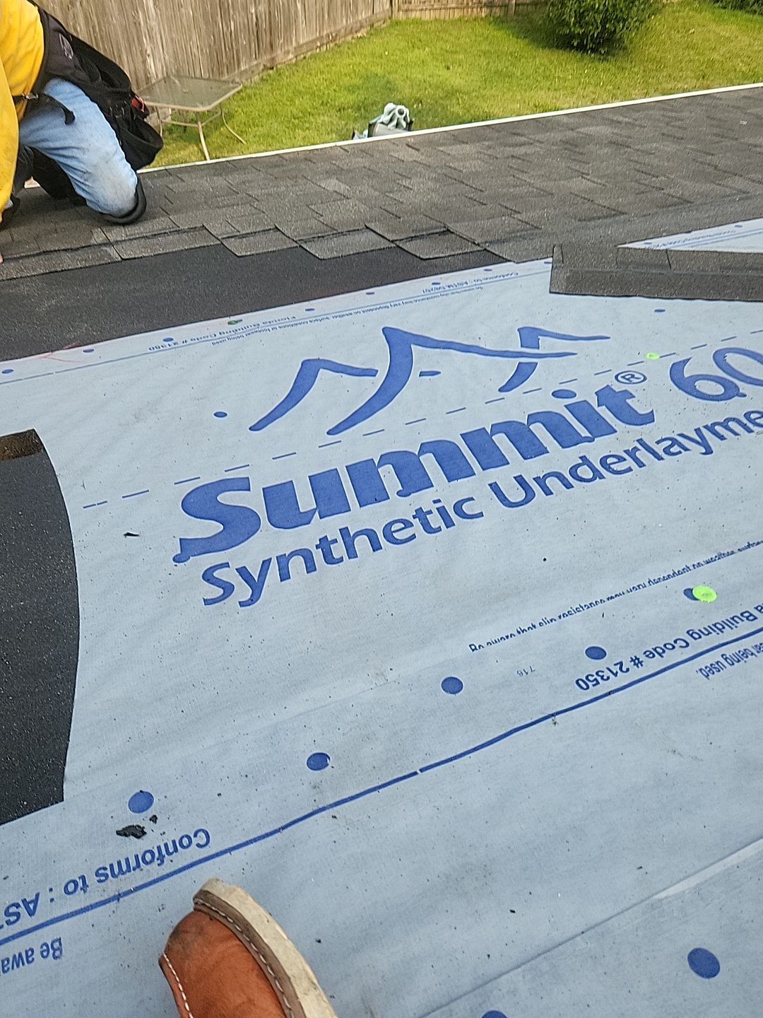 ATLAS PINNACLE COLOR: WEATHERED WOOD by Eagle Eye Roofing