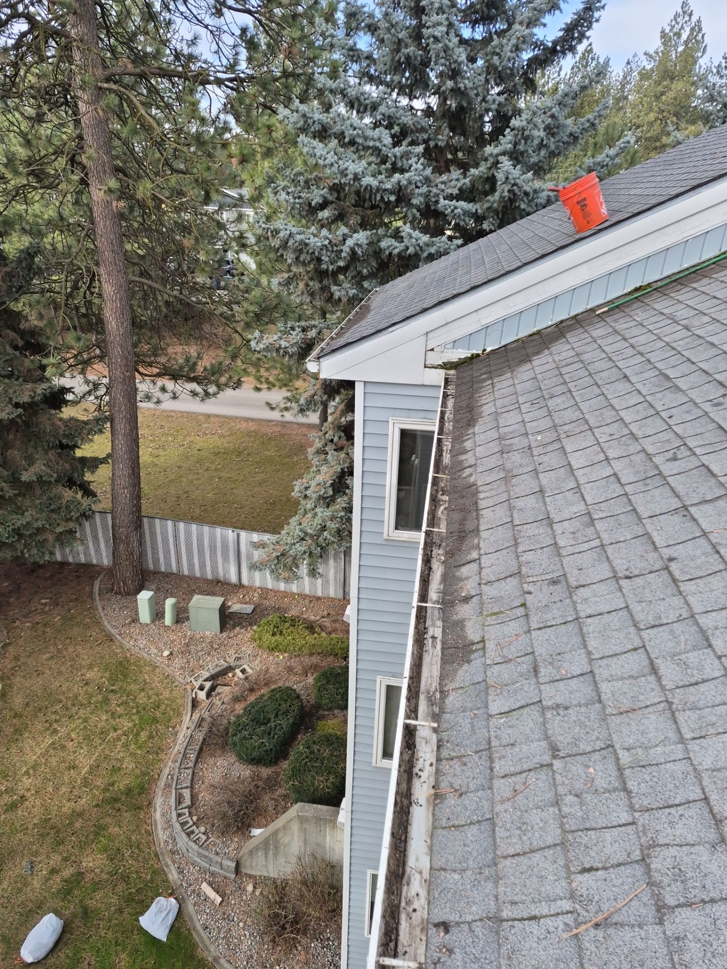Commercial gutter cleaning Missoula, MT after photo with clean gutters