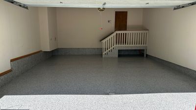 Suzie S. got a new Coyote flake floor 