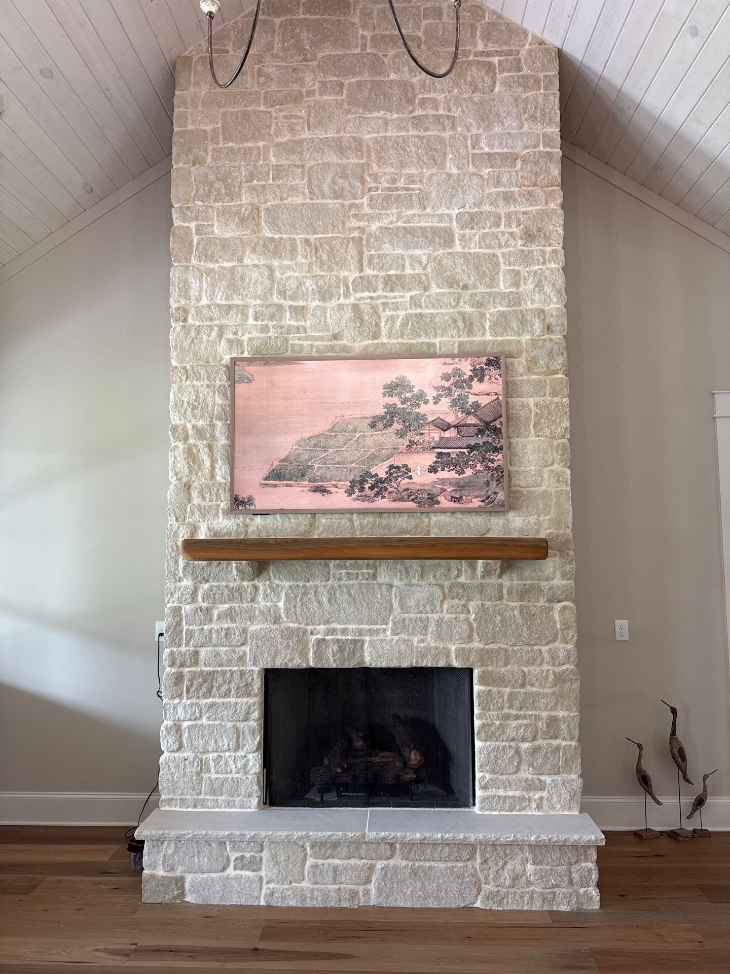 Lifestyle TV & Frame TV Installation Projects by Hangman Mounting & Installation 