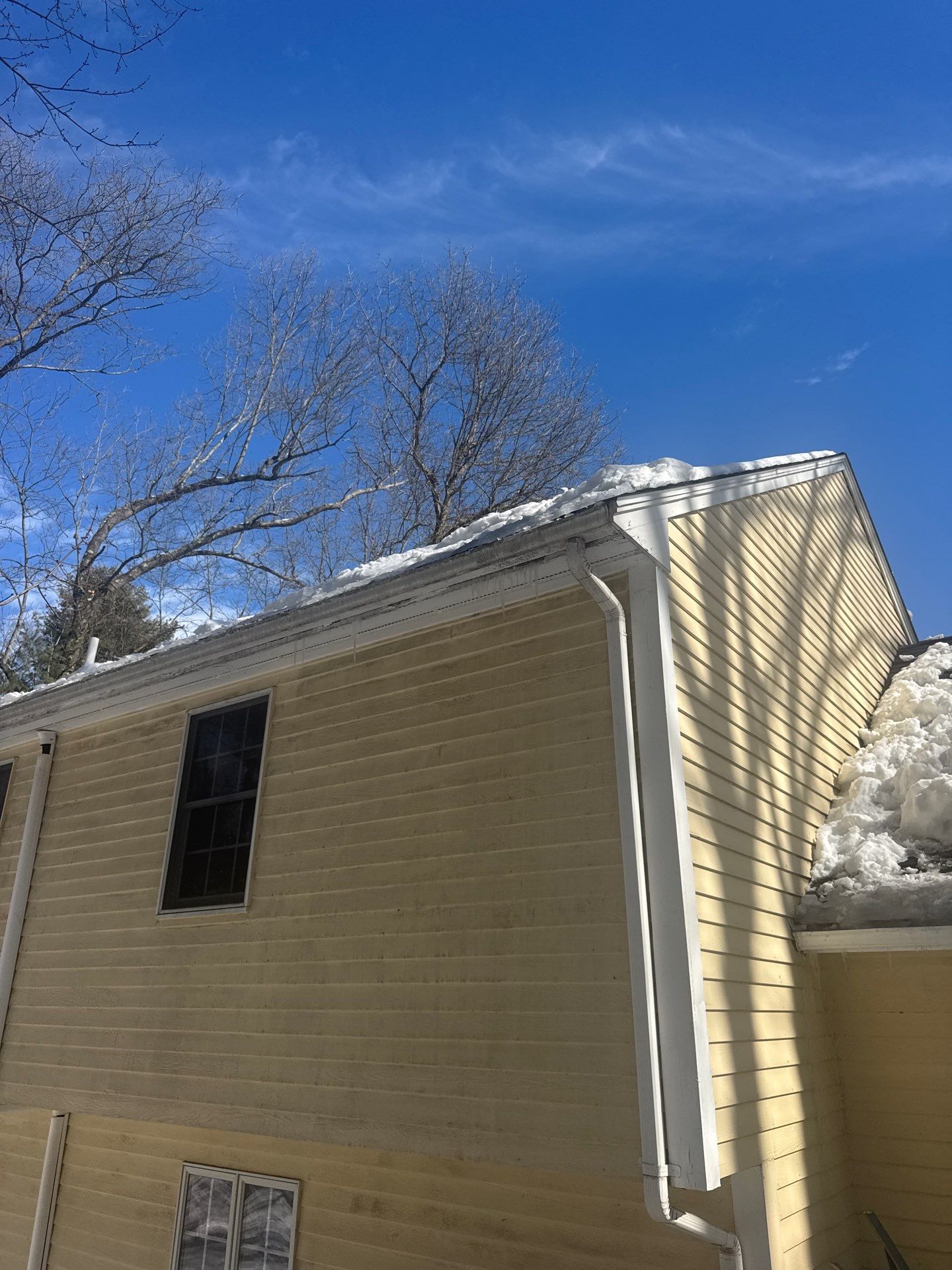 Ice Dam Removal & Snow Removal in Lexington, MA by Mighty Dog Roofing of Greater Middlesex County