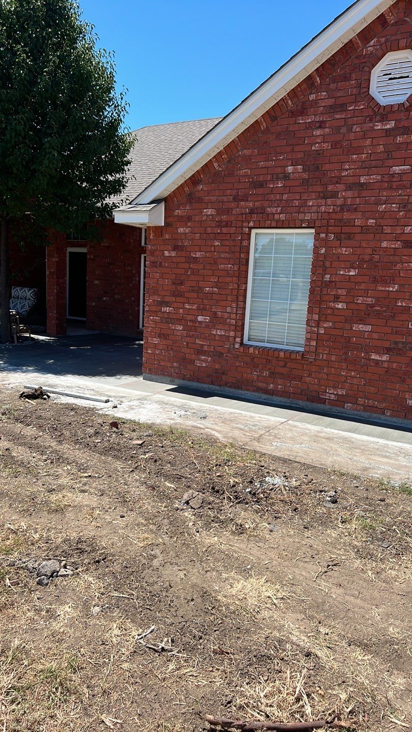 1000' Drive and Patio using Concrete by Clays Services Inc