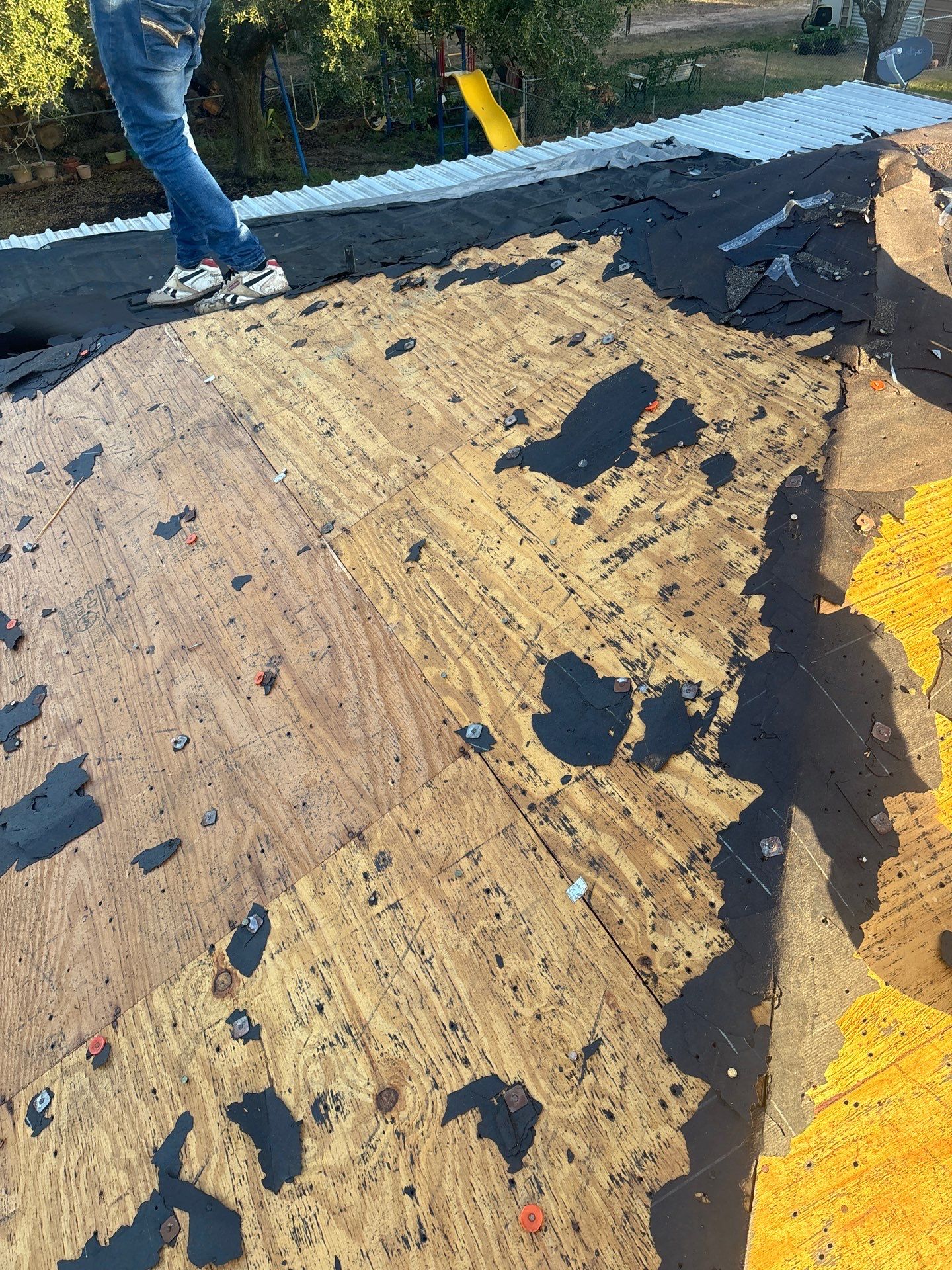 Residential Roofing Installation using Owen's Corning Duration (Lifetime) Shingles by Roof Repair Company