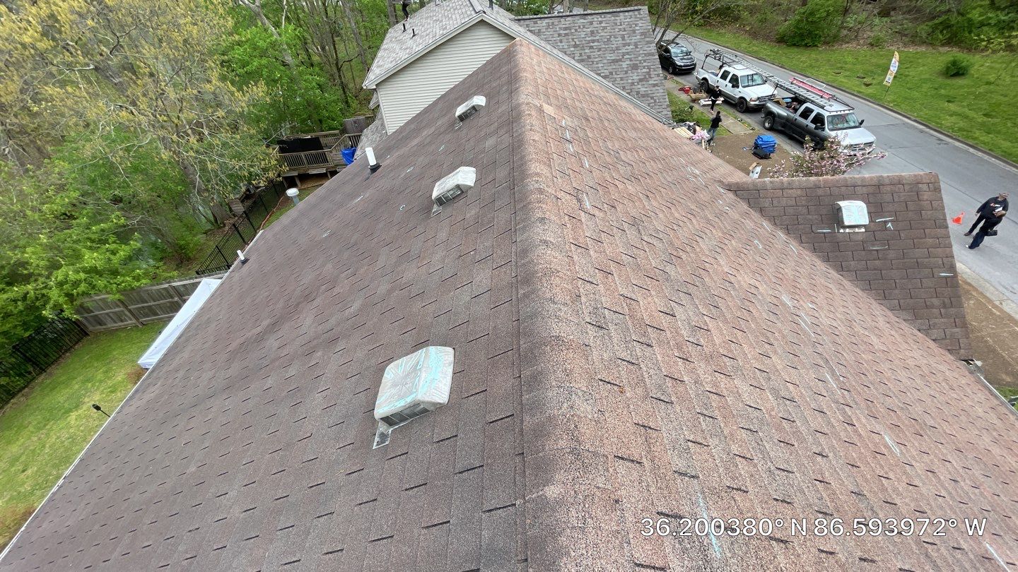 Residential Roofing Installation using Owens Corning Oakridge Roofing System by Undersun Roofing 