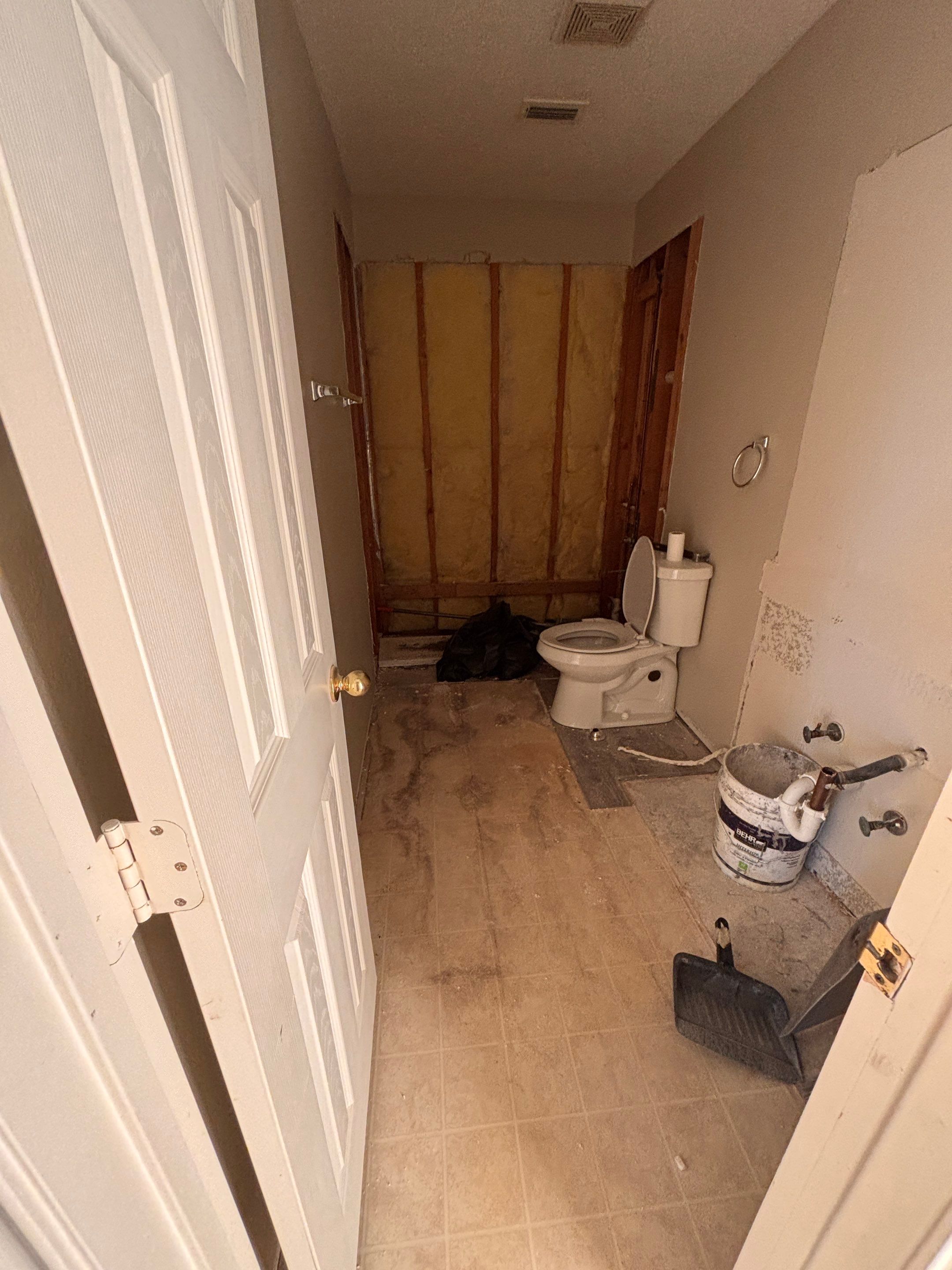 Full-Spectrum Home Makeover: Floor-to-Ceiling Remodel in 25 Days by Tibi Soli LLC