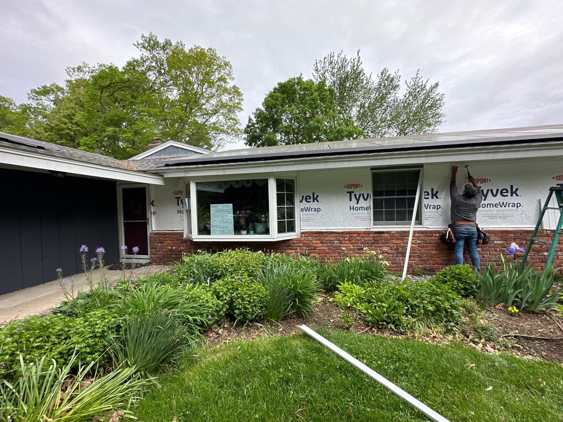 Vinyl Siding Transformation – Pacific Blue by Mighty Dog Roofing of Greater Middlesex County