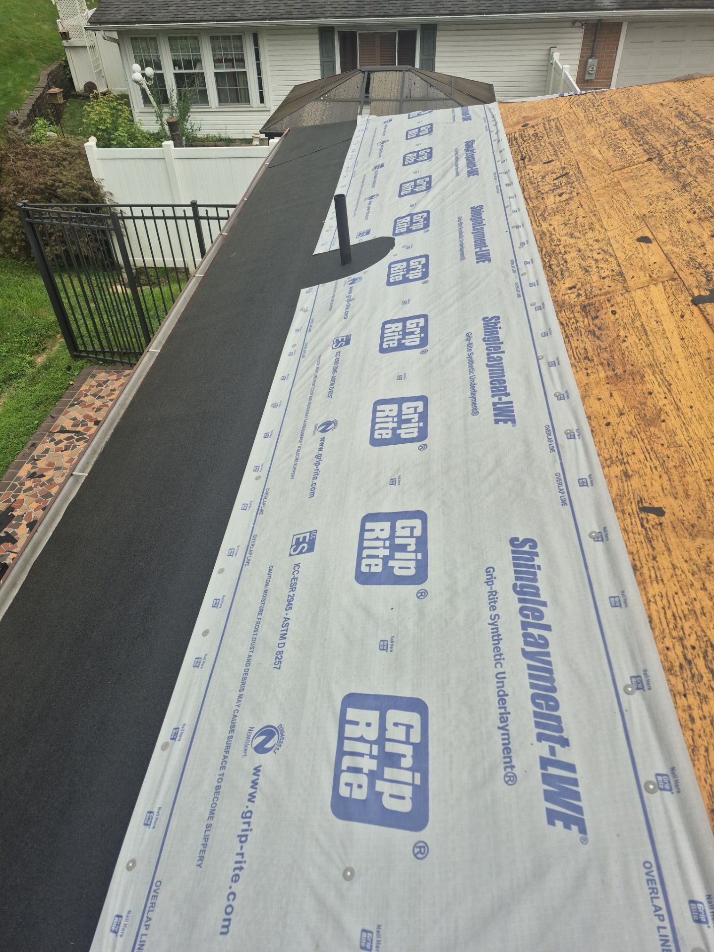 Unique Single Roof Replacement in Charleston WV – IKO Dynasty High-Performance Shingles by Mr. Roofer