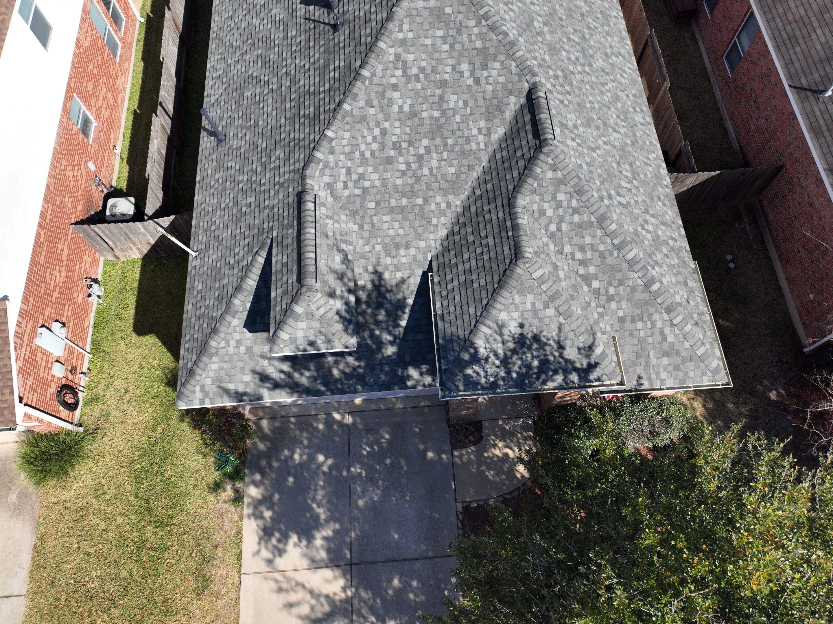 SureStart PLUS 4-STAR Warranty Fully covers materials, labor, tear-off and disposal expenses in years 1-50. by Roof Concepts Construction