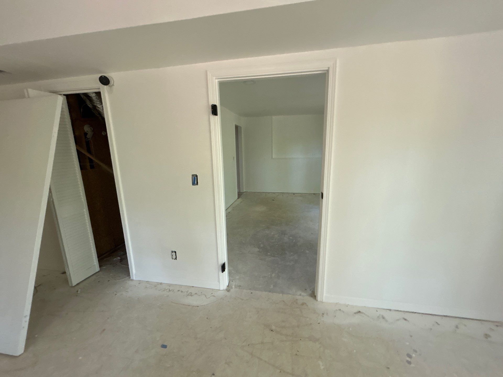 Whole-Home Renovation and Retaining Wall Restoration in Suwanee by RENOMAXIT, LLC