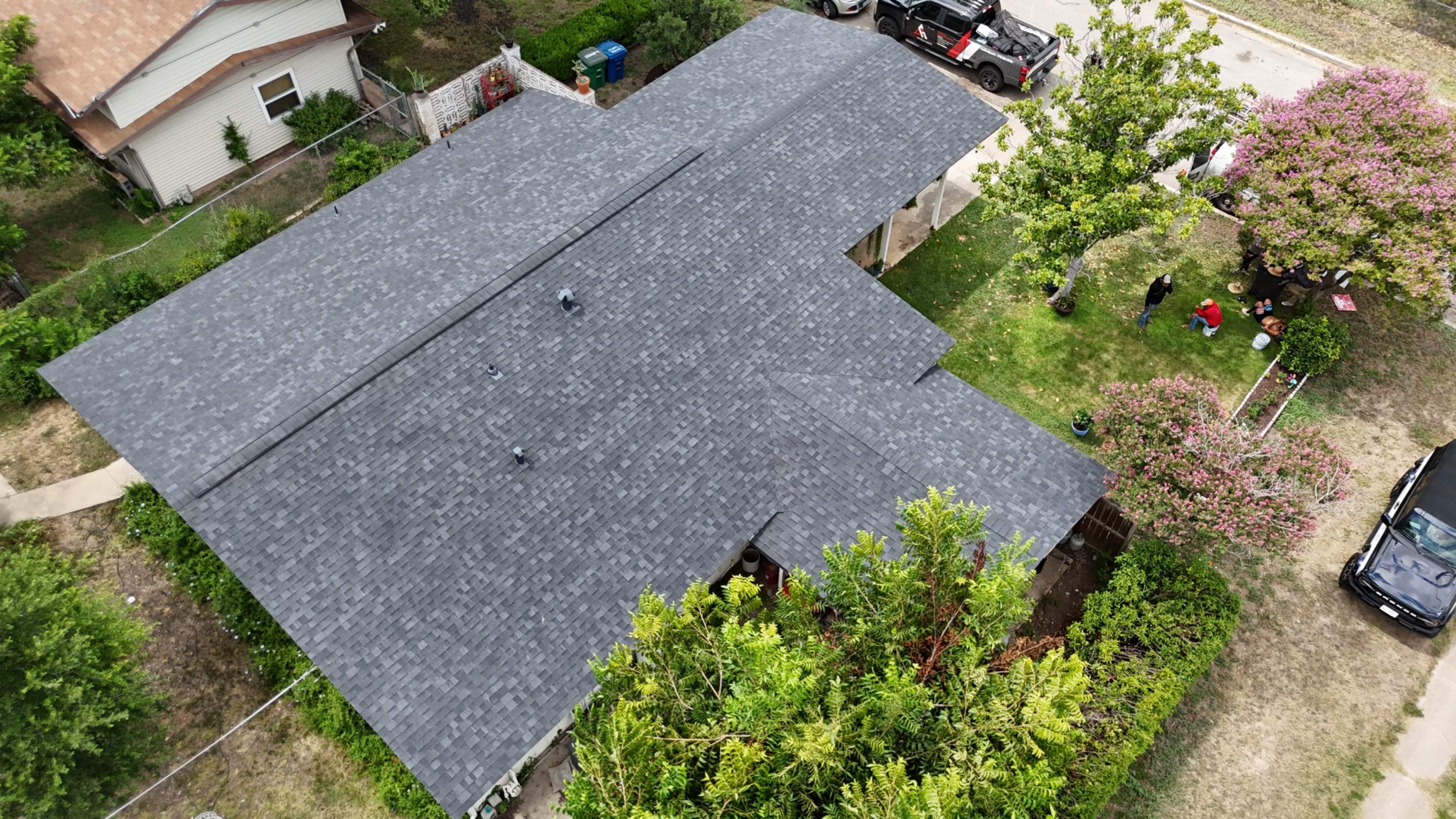 Onyx Black - Owens Corning TruDefinition Duration Oakridge by RoofsOnly.com