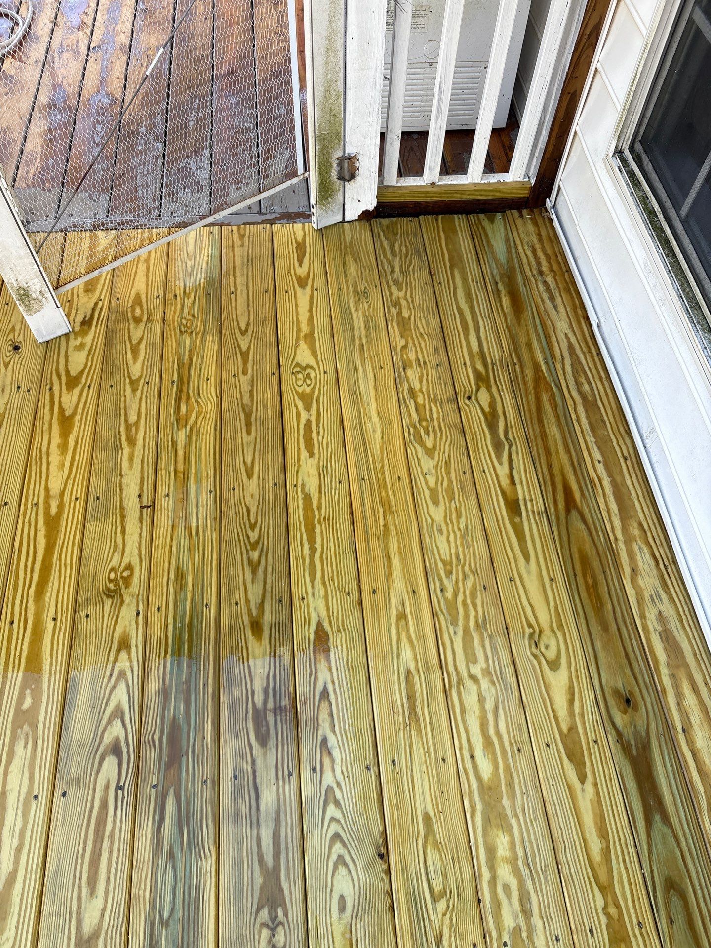 Wood Deck using Wood Sealant by DuraSeal