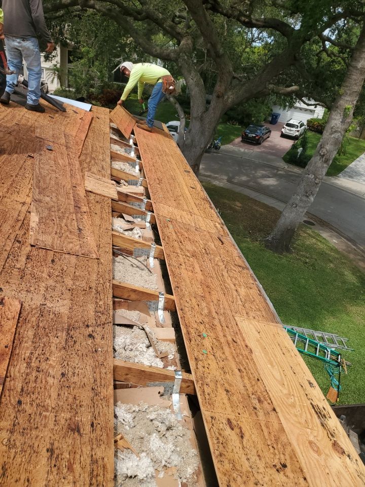 Project in Seminole 33776 by Mitchell Roofing Company LLC 