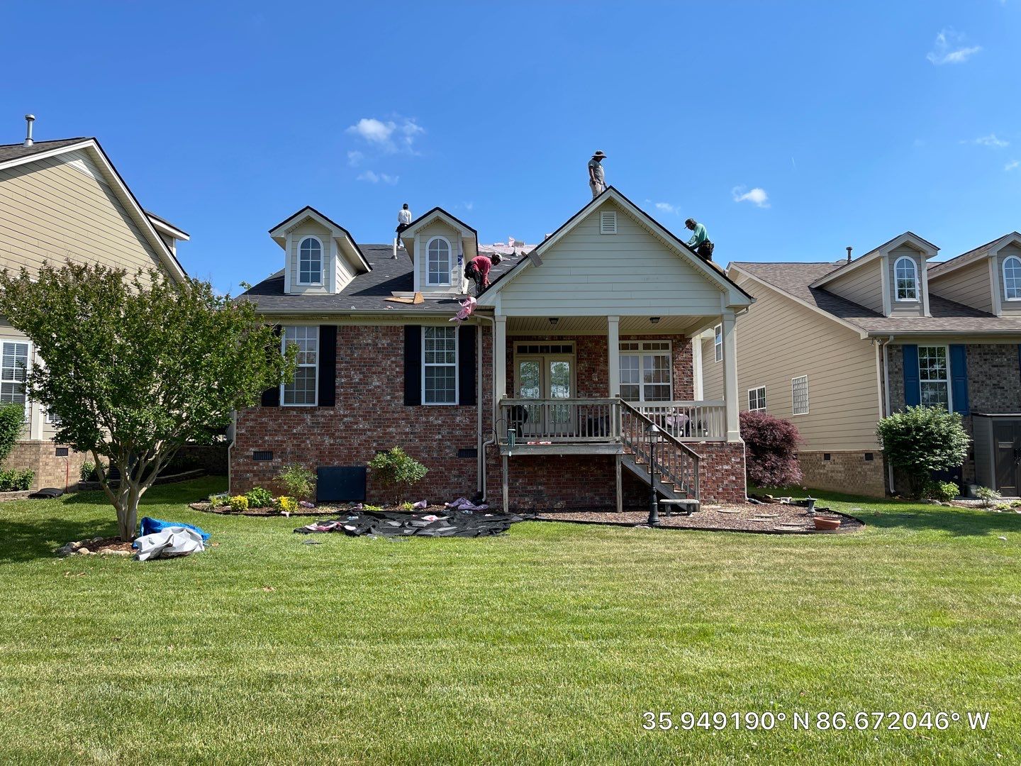 Residential Roofing Installation using Owens Corning Oakridge Roofing System by Undersun Roofing 