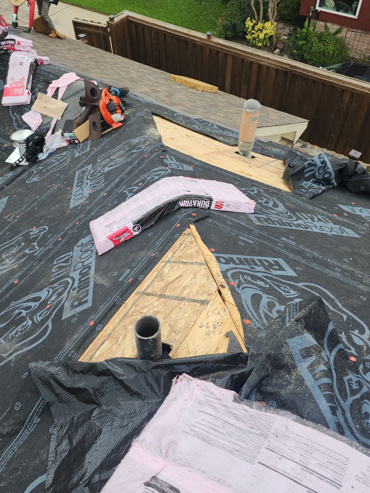 Residential Roofing Installation using Owen's Corning Duration (Lifetime) Shingles by Roof Repair Company