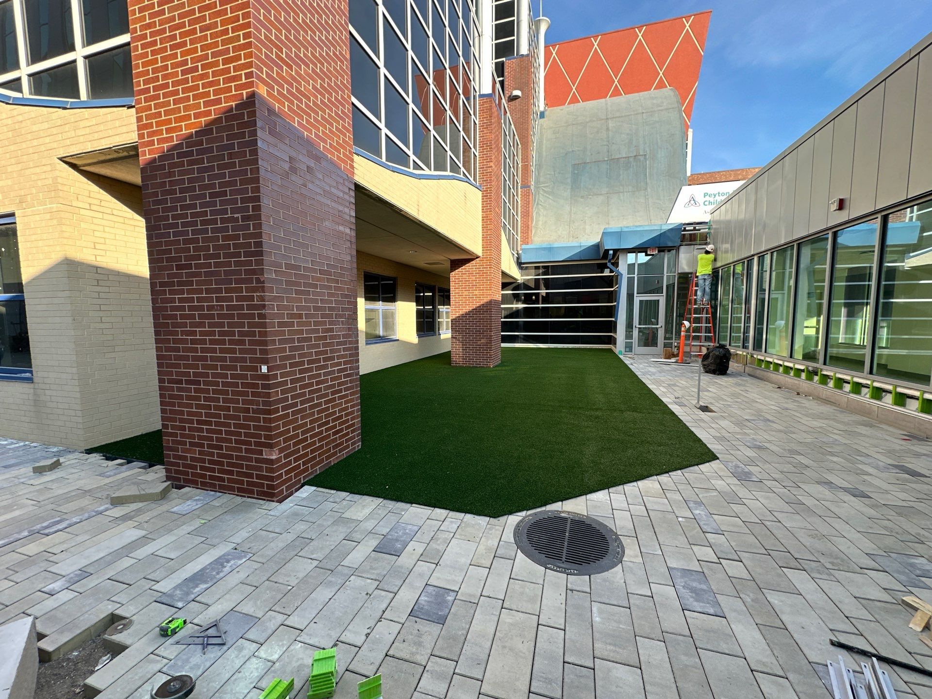 ASV Women's and Infant's Hospital by ForeverLawn NEIN/INDY