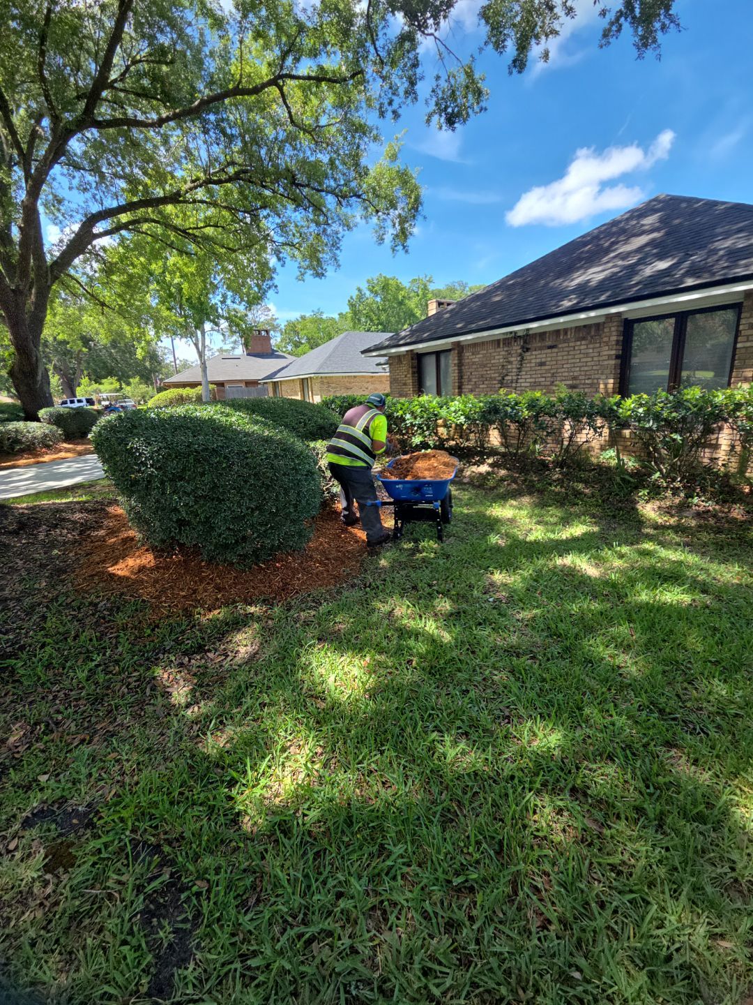 Deerwood Resident | Mulch Install & Clean-Up by ProGreen Services