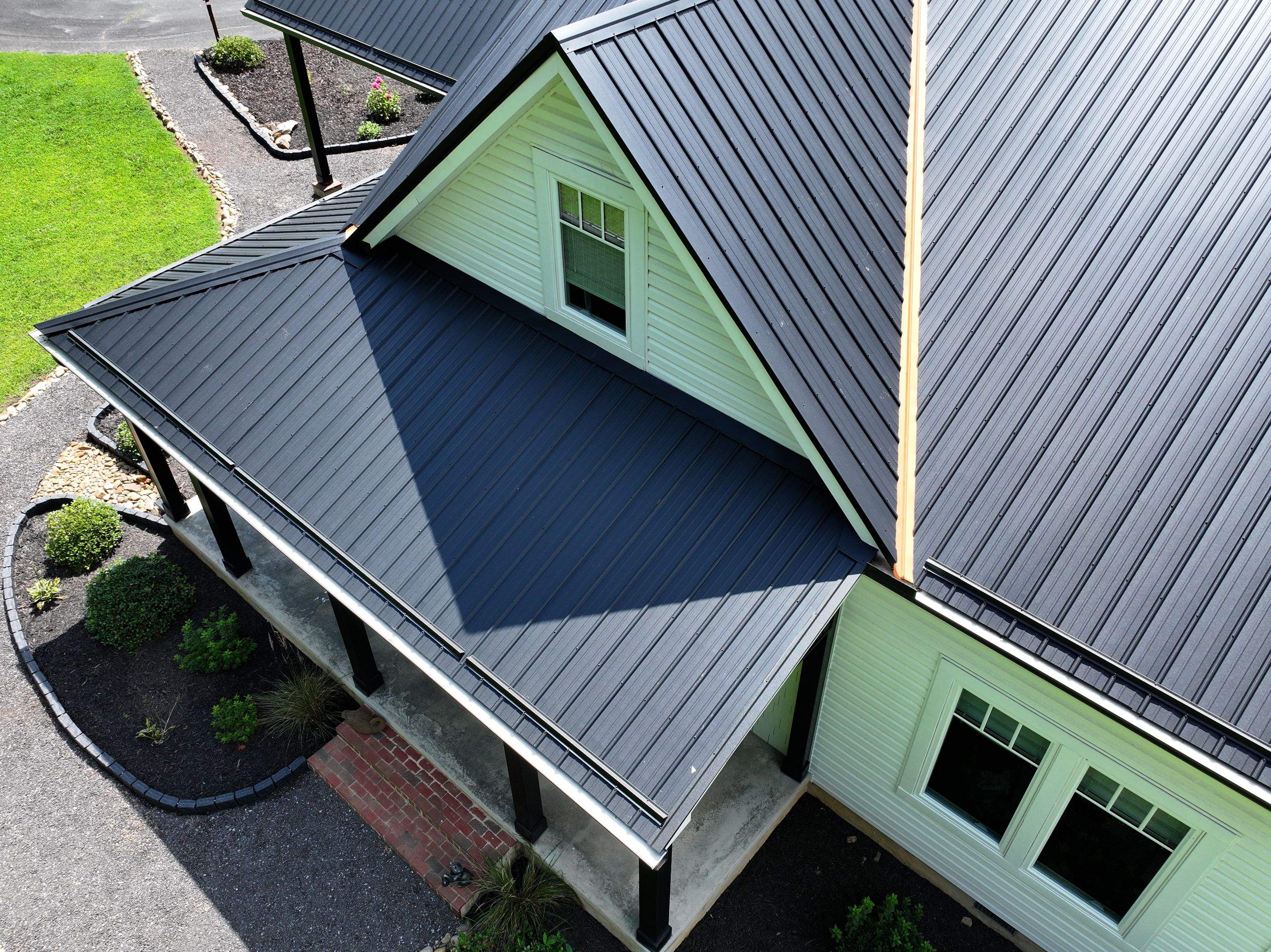 Kiser Residence by Omnia Roofing