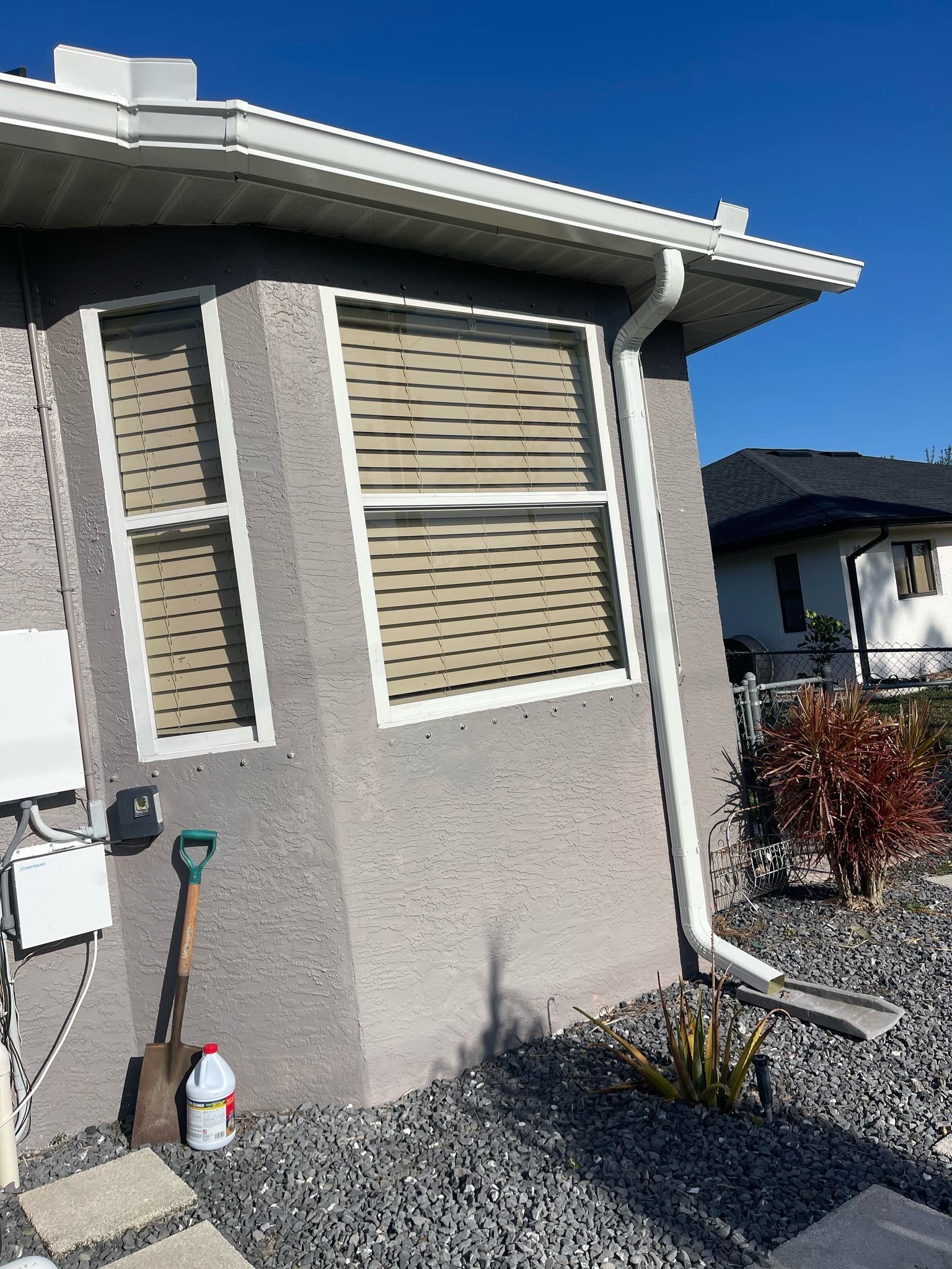 6 Inch Seamless Gutters using K-Style Seamless Gutters in Cape Coral FL by Gutter Professors