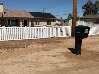 Box picket and privacy vinyl 