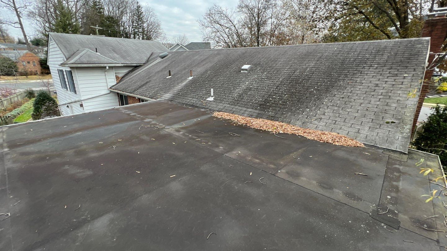 Arlington: CertainTeed Landmark Designer Shingles in Cobblestone Gray by RM Banning, Inc.